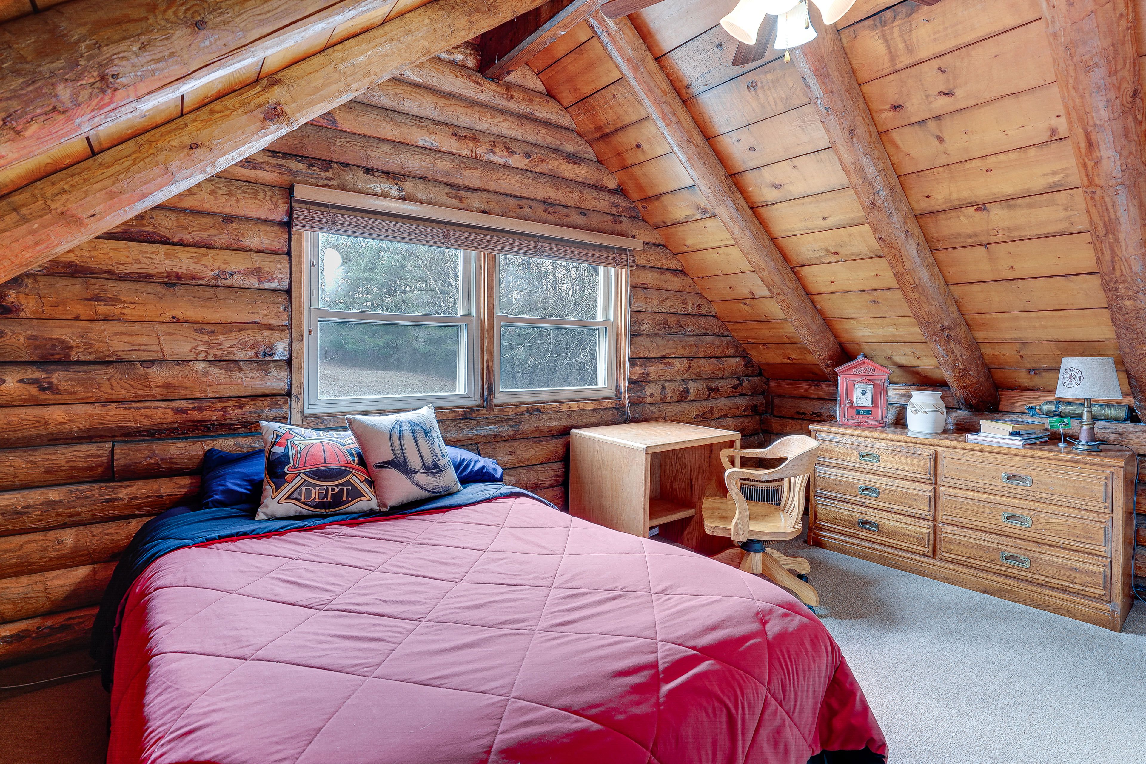 Bedroom 2 | Full Bed | Upper Level