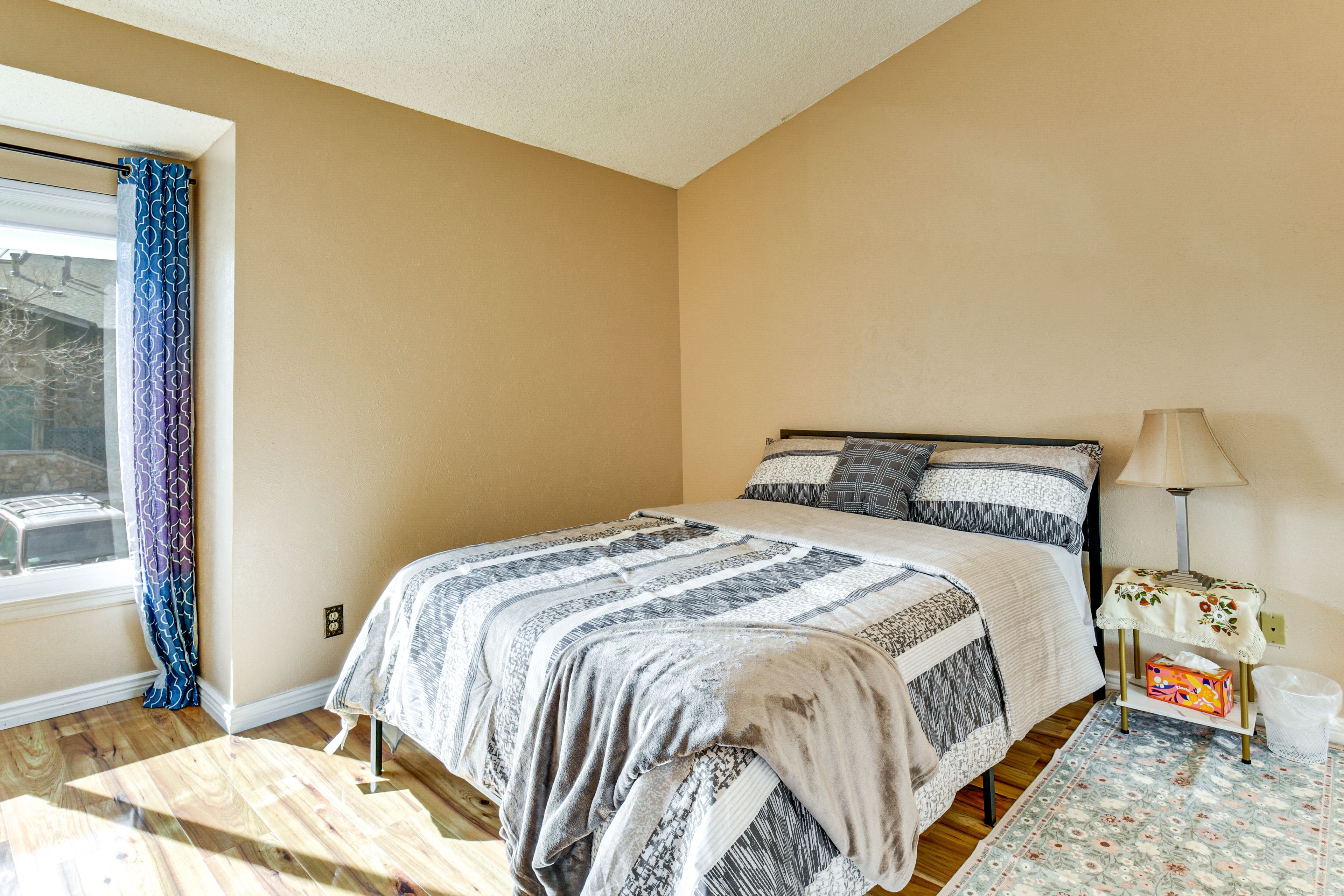 Bedroom 2 | Queen Bed | 2nd Floor