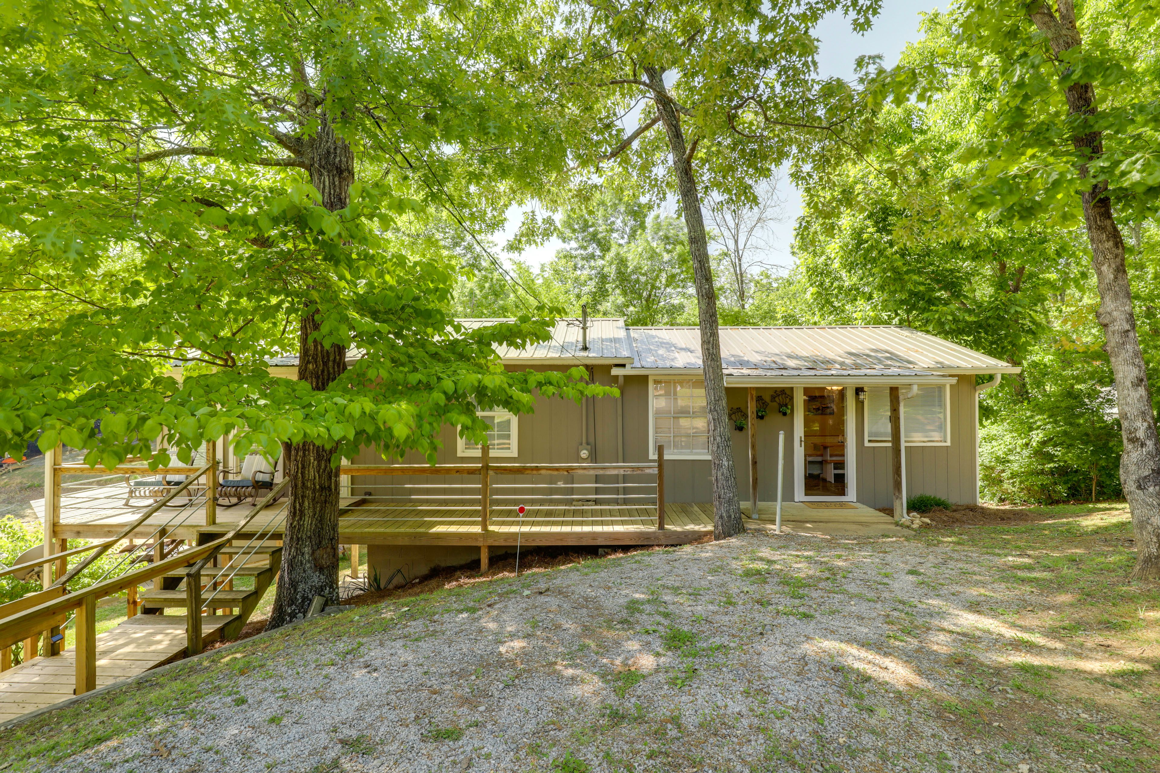 Parking | Driveway (2 Vehicles) | Boat Trailer Parking Available