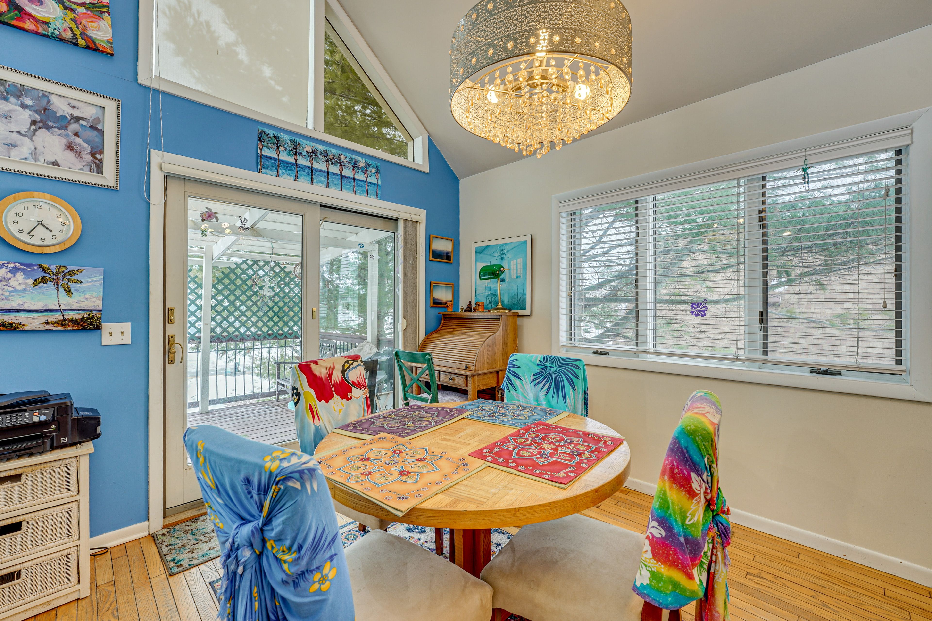 Dining Area | Dishware & Flatware | Main Level