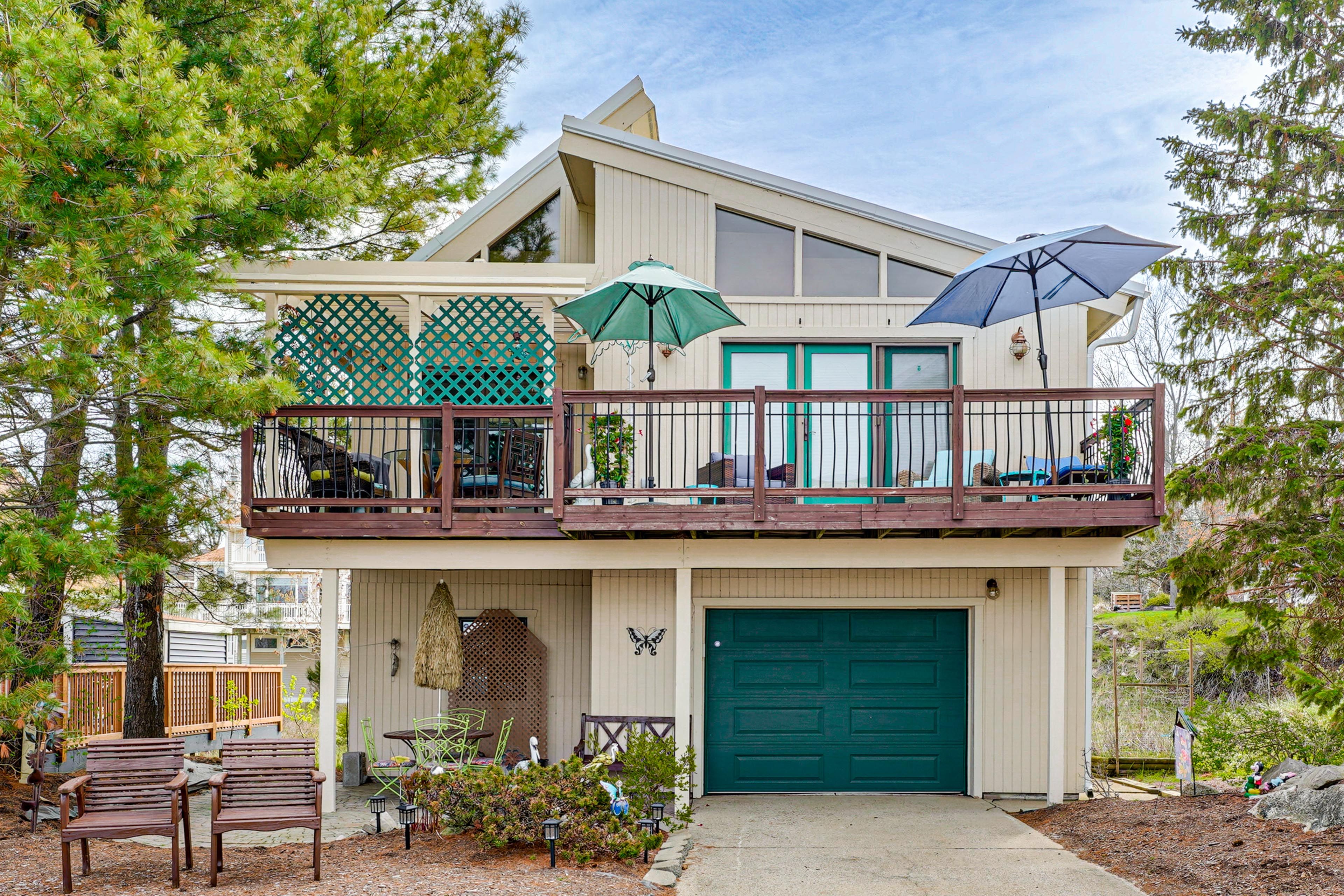 Exterior | Deck | Patio | Lake Michigan Views