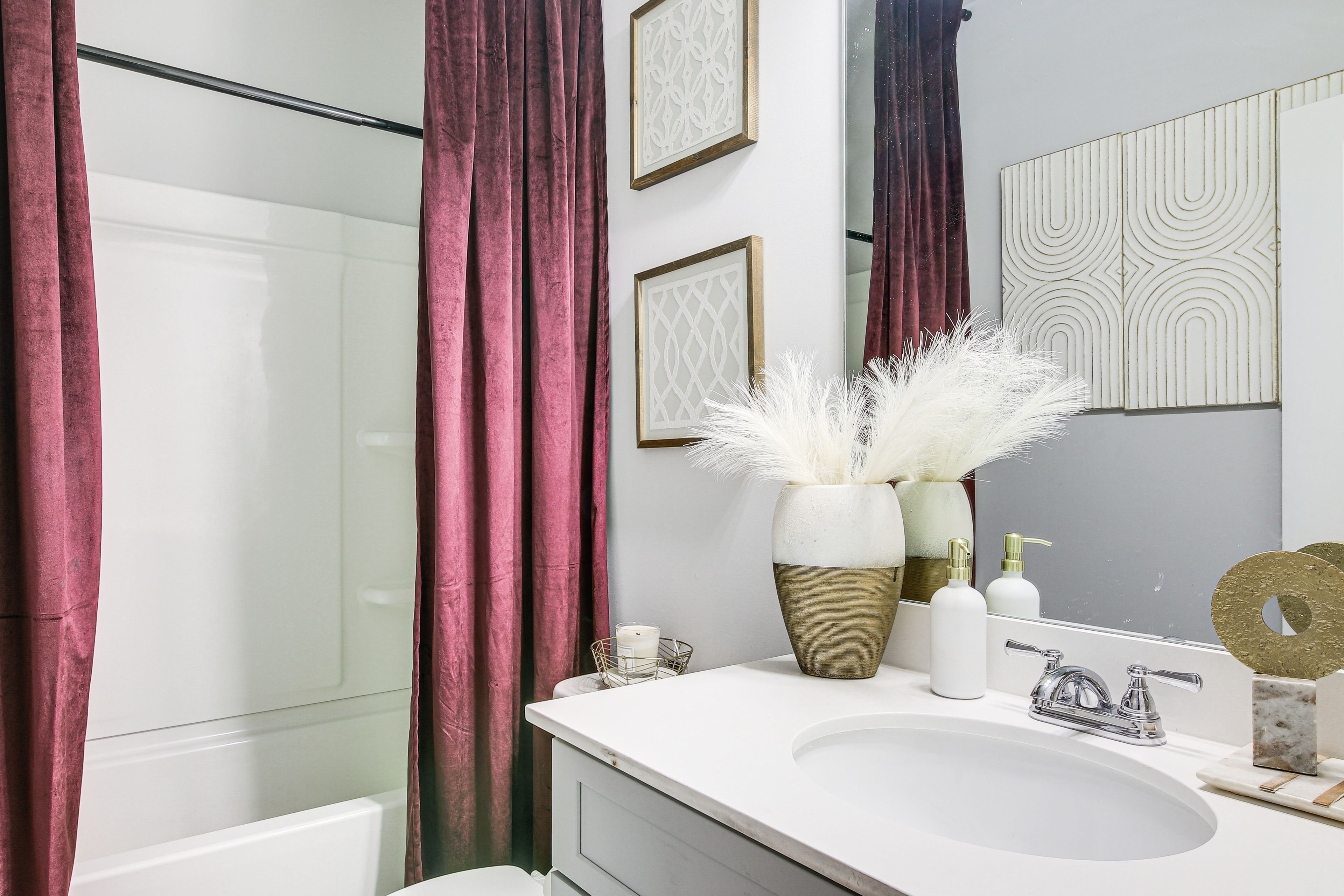 Bathroom | 1st Floor