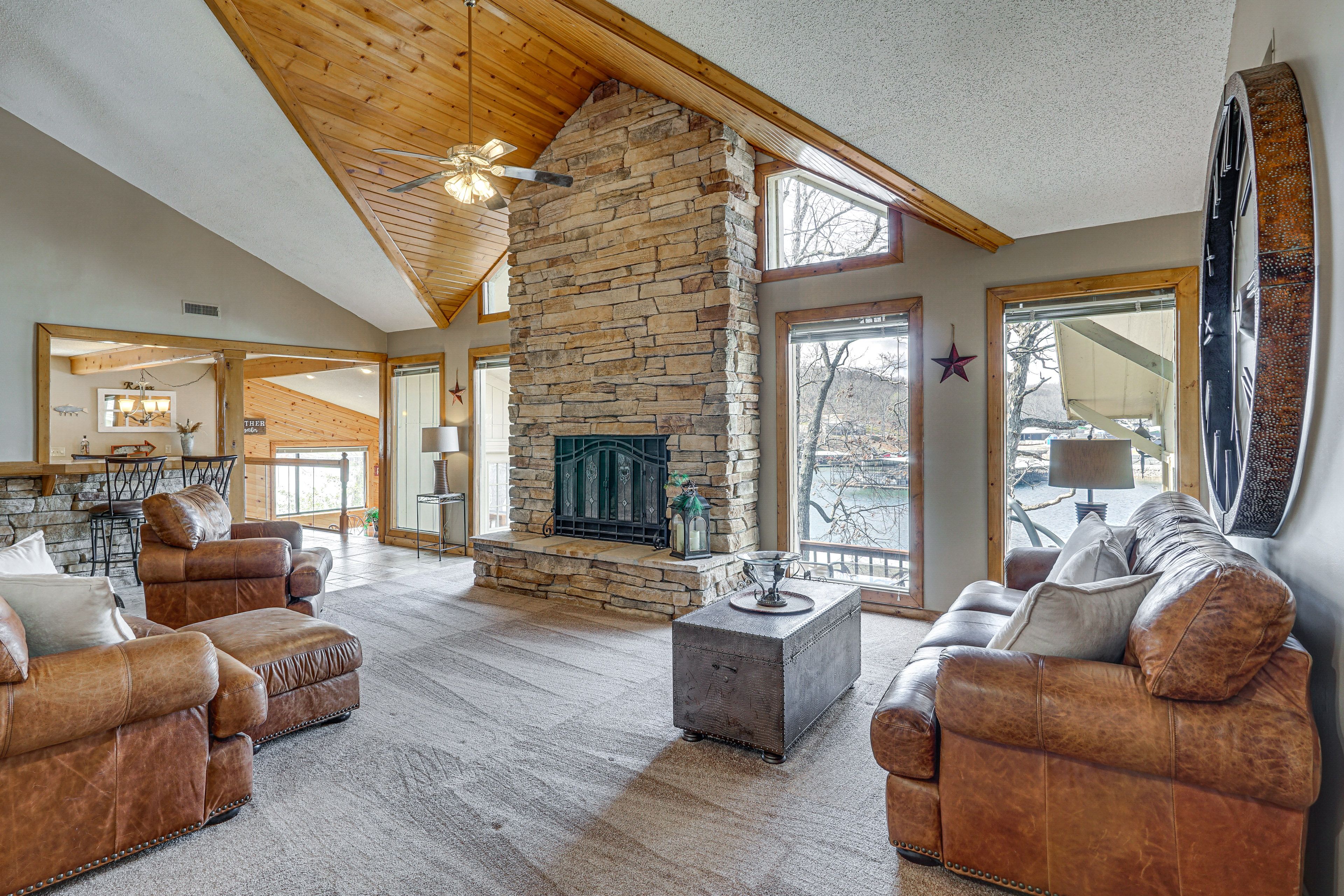 Gravois Mills Vacation Rental | 4BR | 3BA | 3,600 Sq Ft