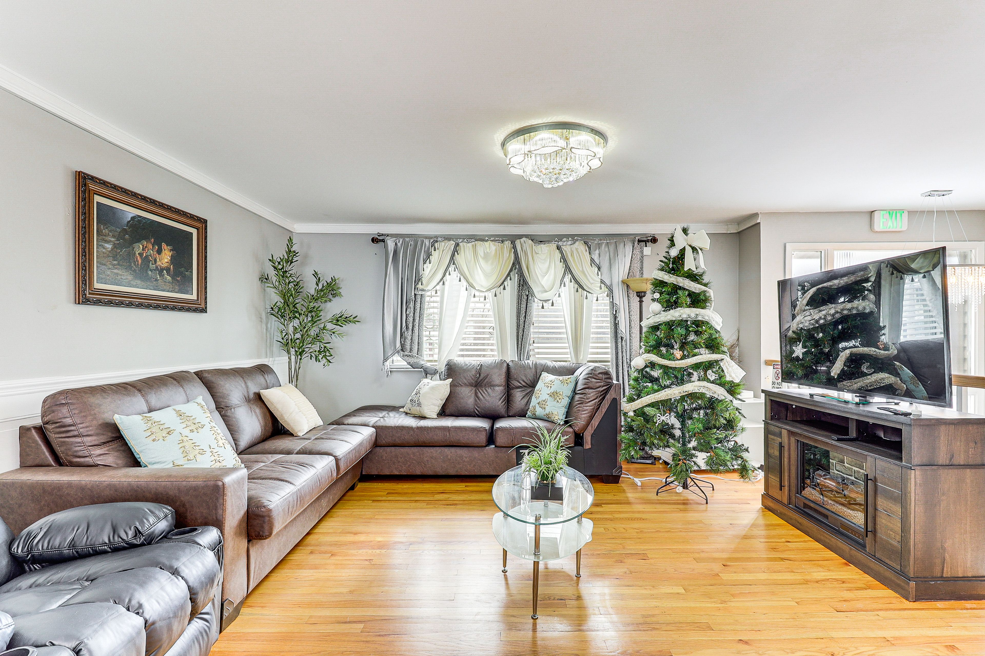 Monroeville Vacation Rental | 4BR | 2.5BA | 1,500 Sq Ft | Stairs Required