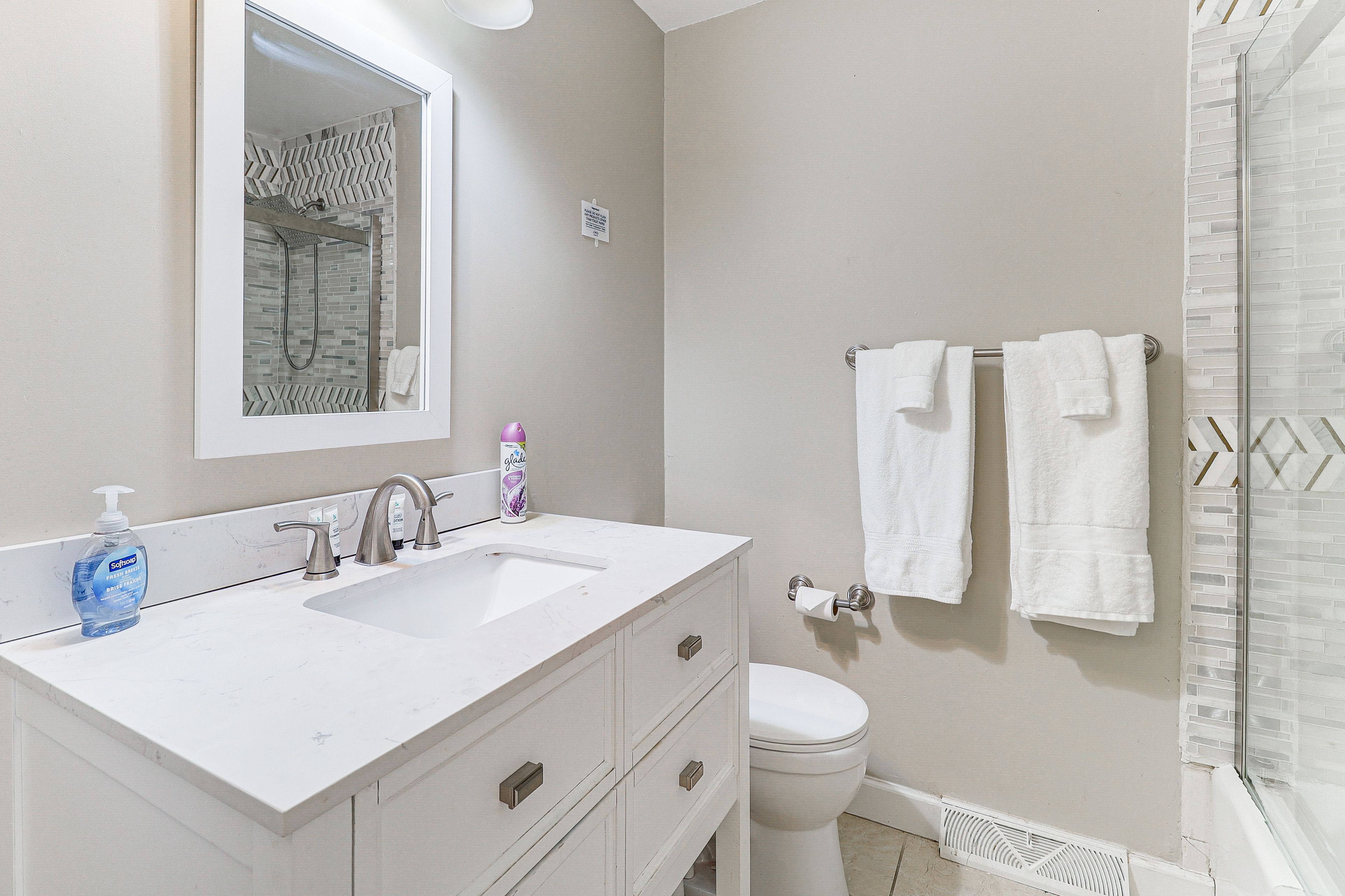 Full Bathroom | Main Level