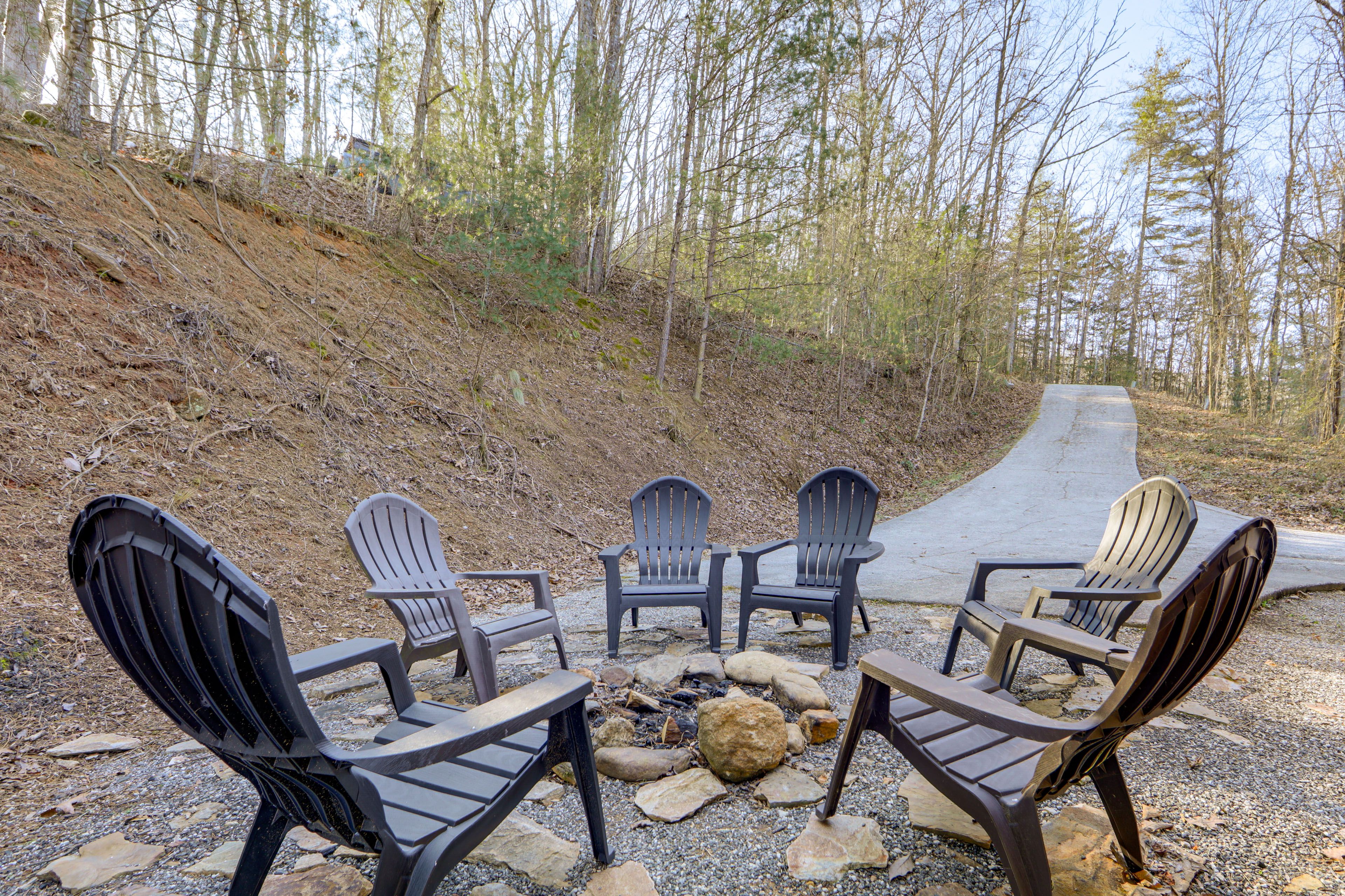 Parking | Driveway (2 Vehicles)