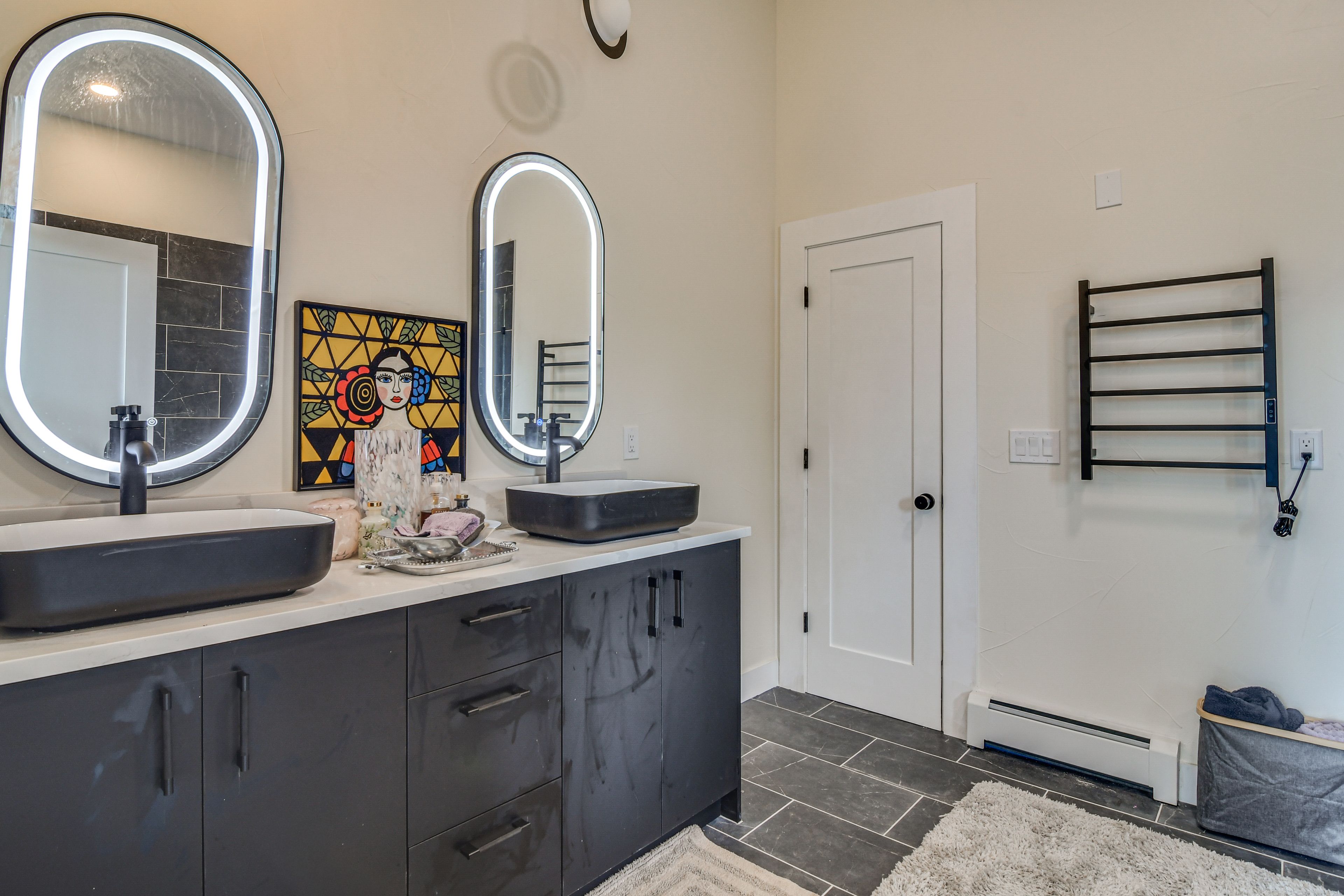 Bathroom | Main Level