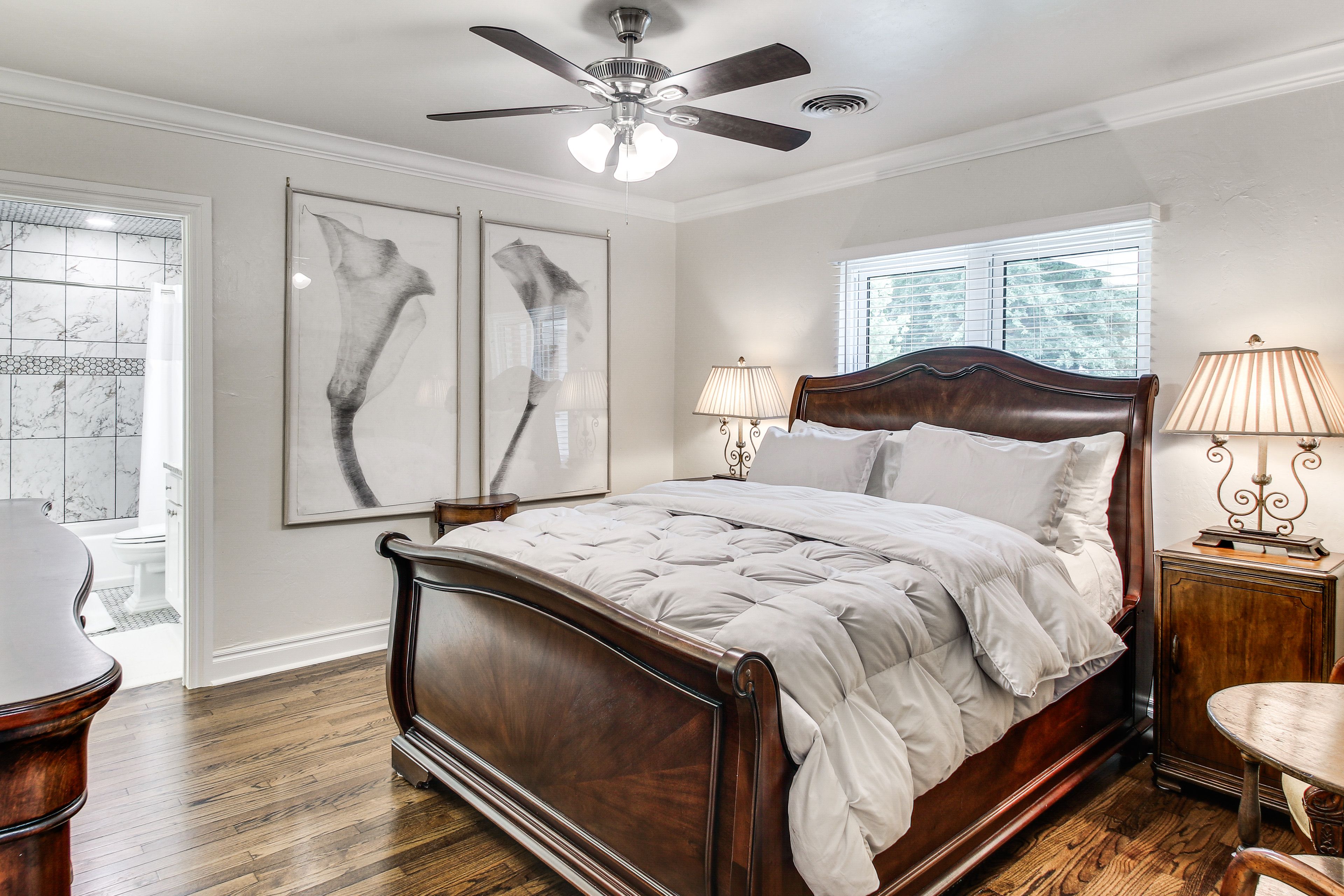 Bedroom 1 | Queen Bed