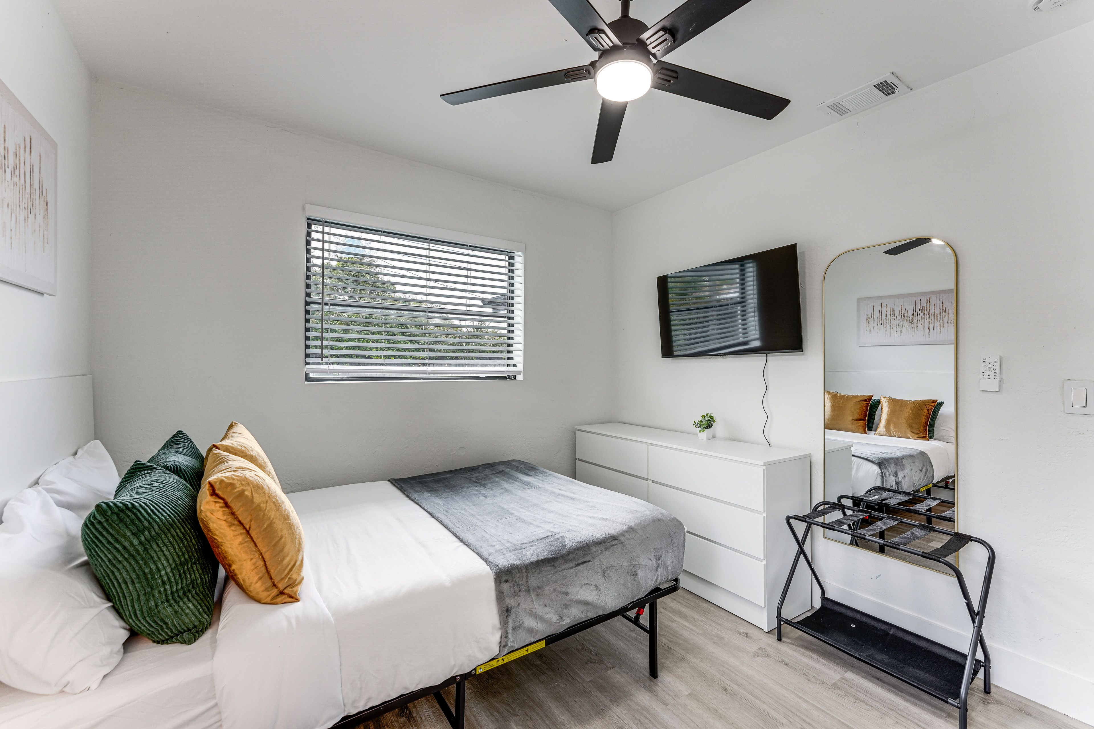 Bedroom 2 | Full Bed