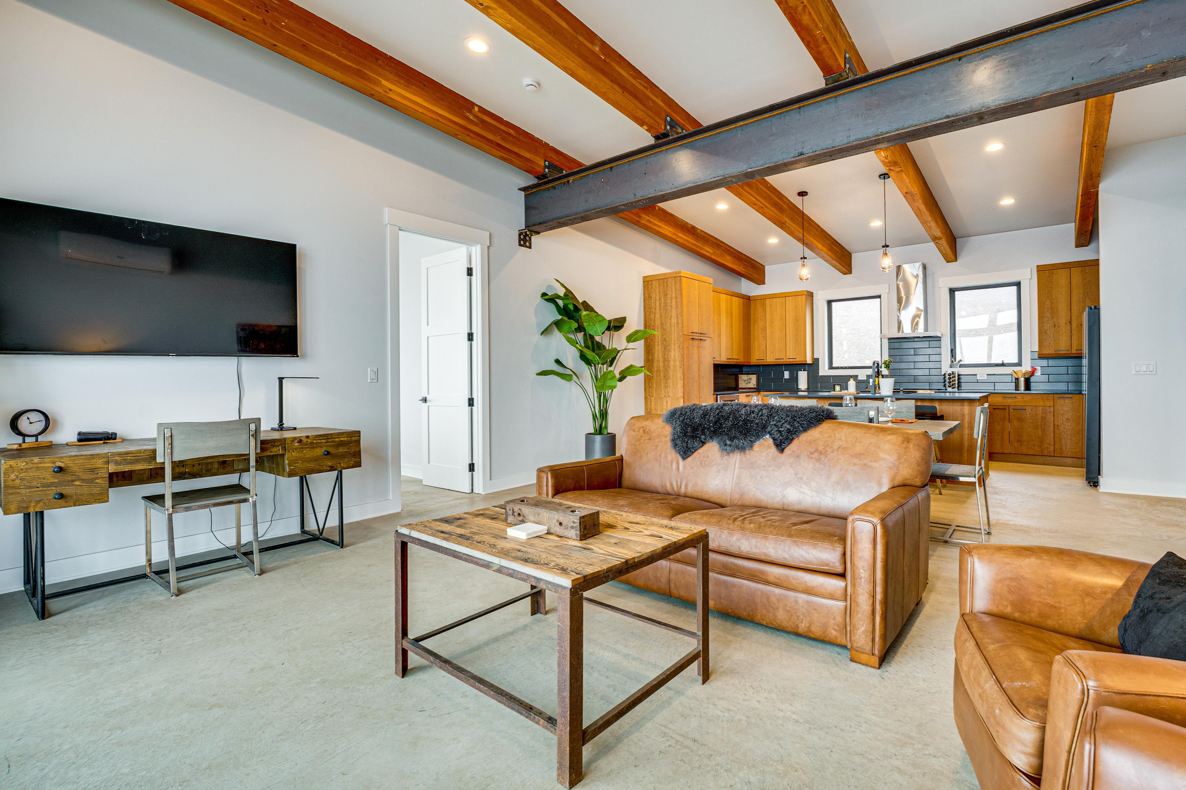 Living Room | Free WiFi