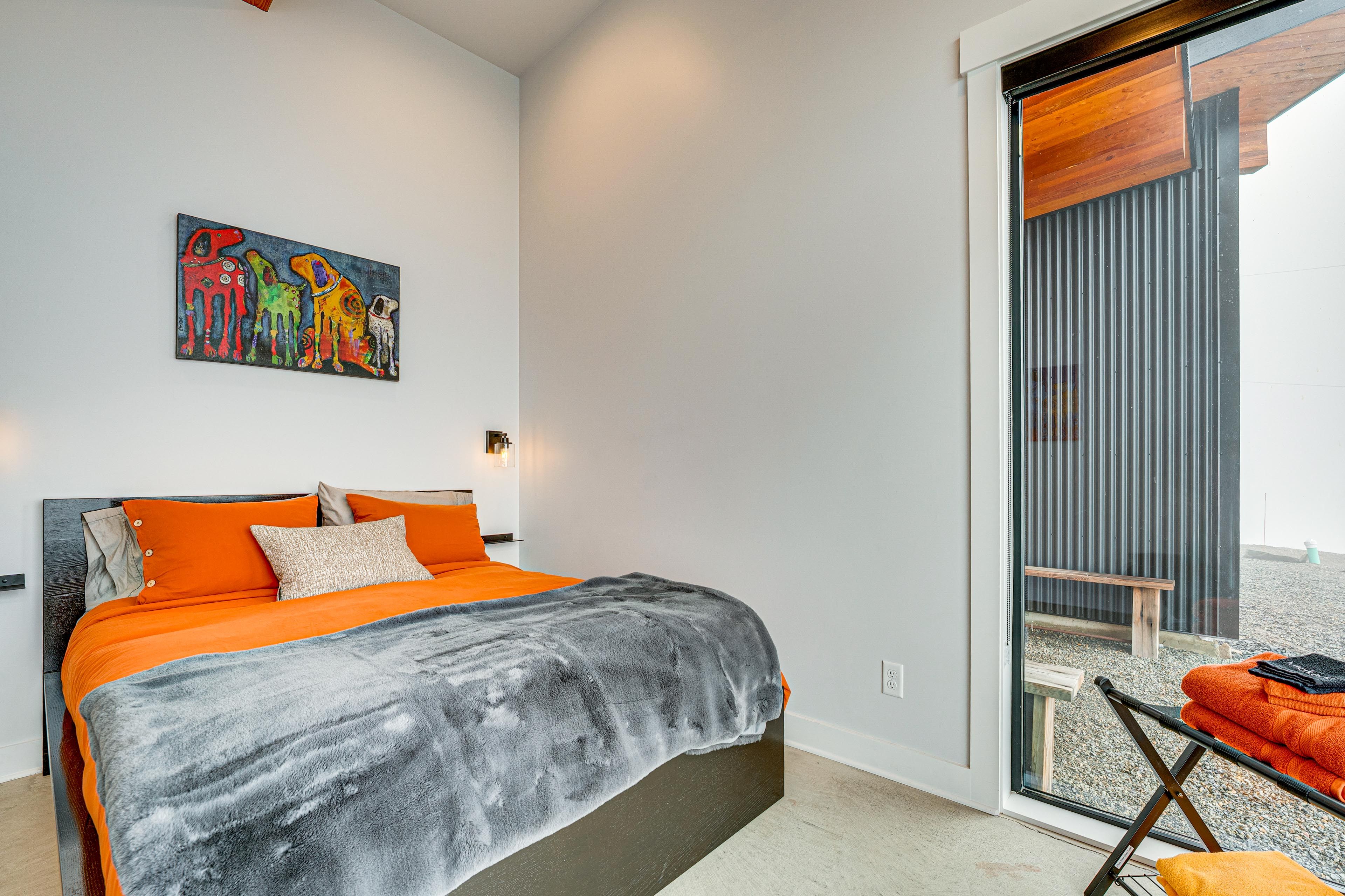 Bedroom 2 | Queen Bed