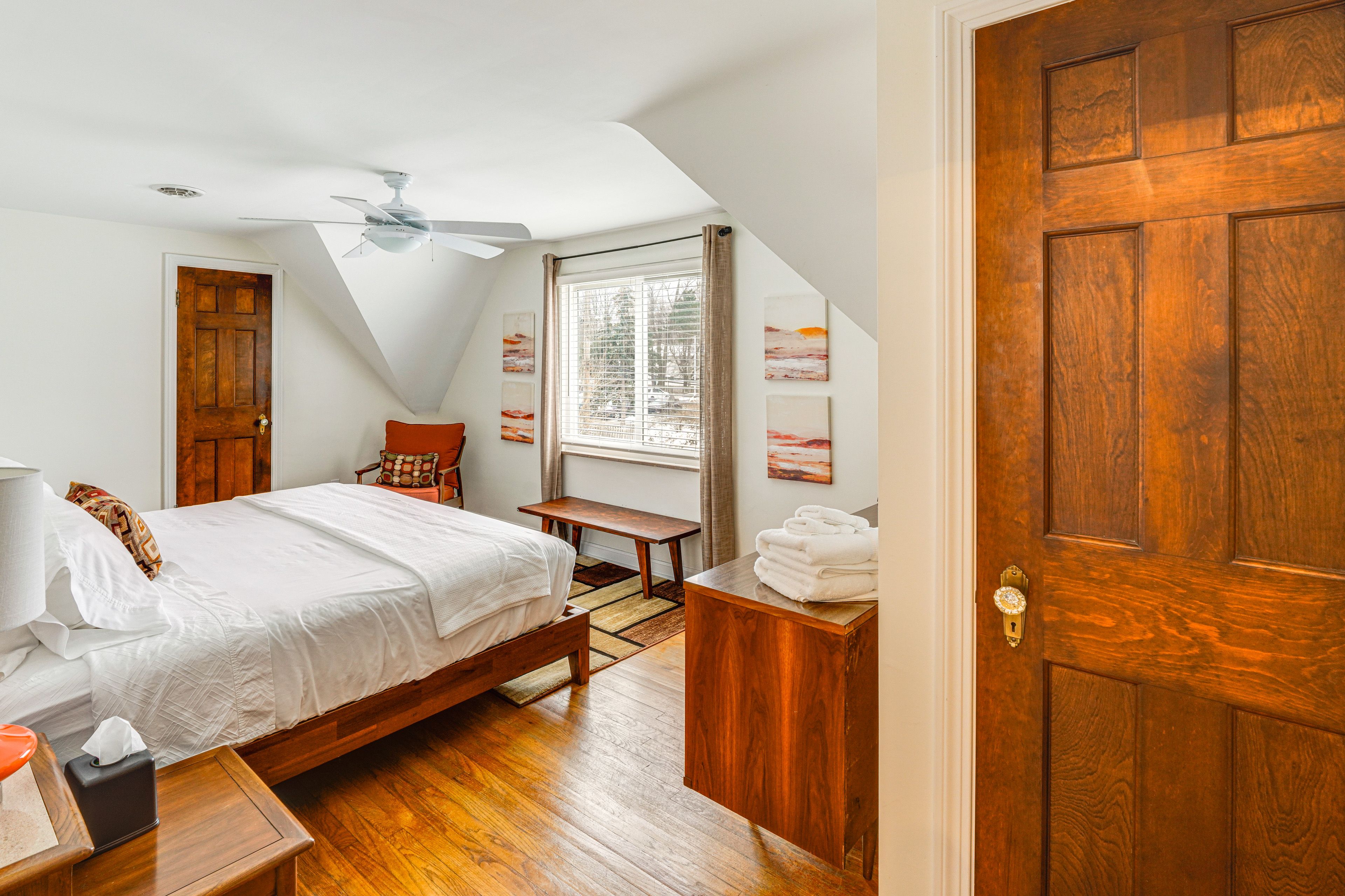 Bedroom 2 | King Bed | Smart TV | 2nd Floor