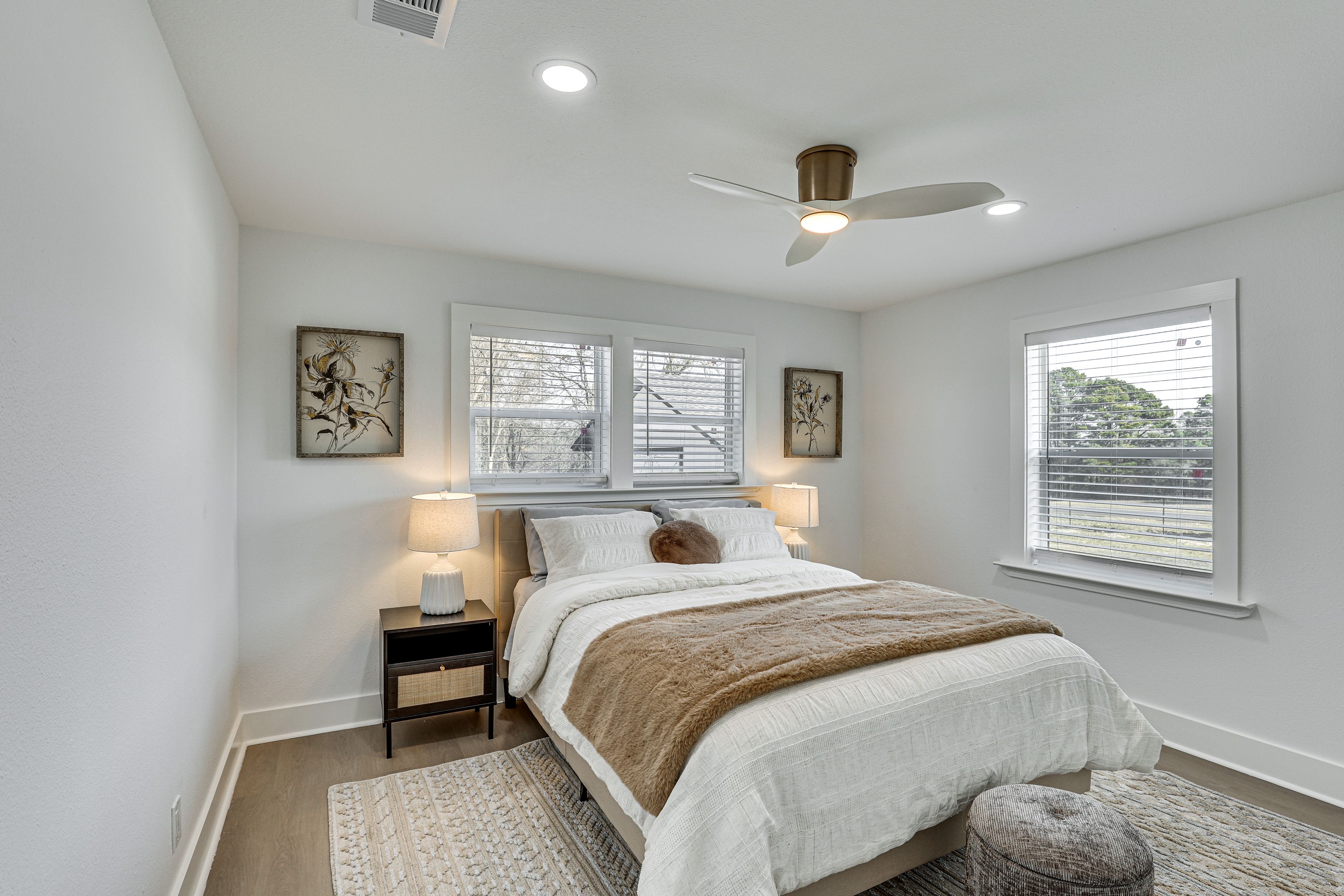 Bedroom 2 | Queen Bed