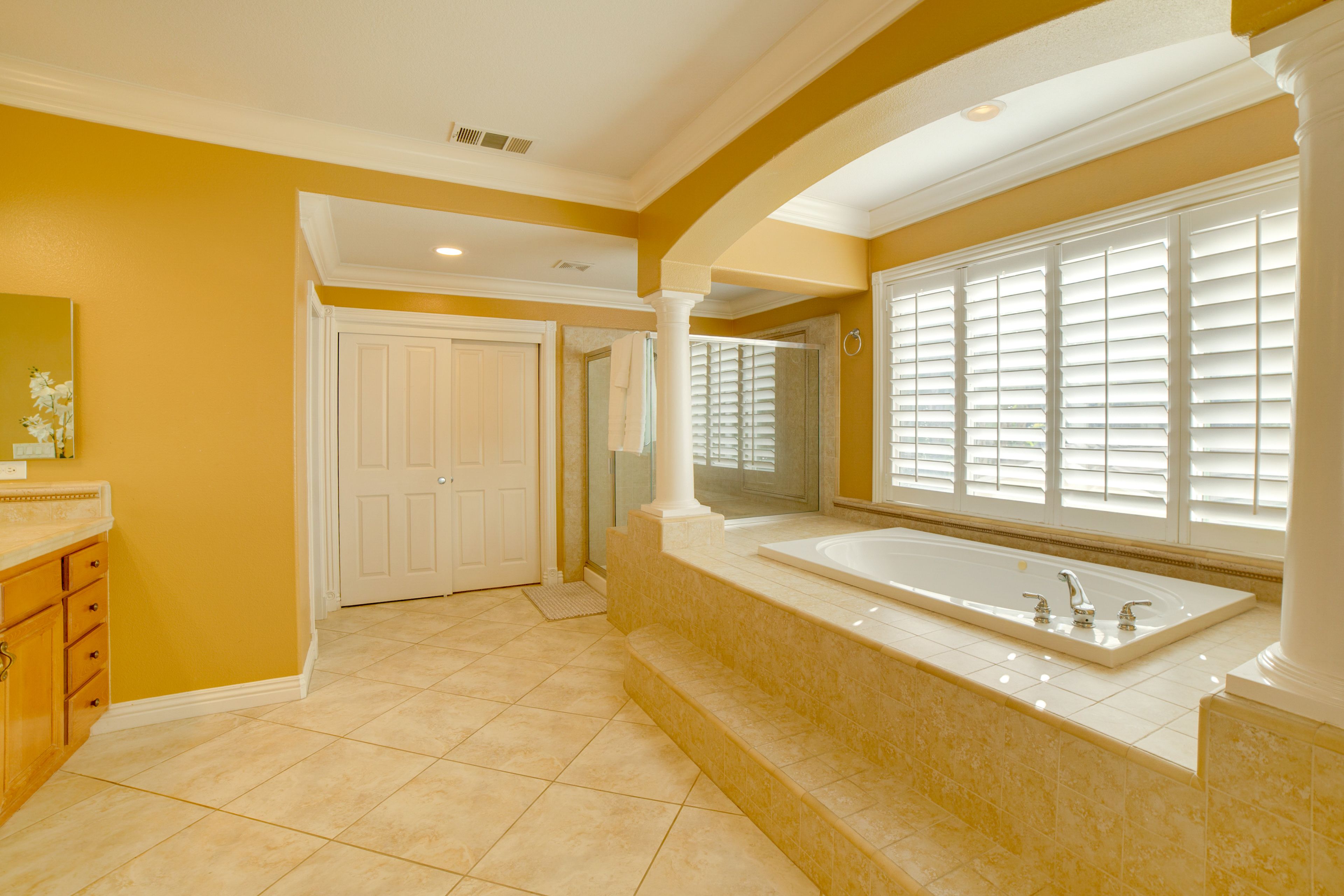 En-Suite Bathroom | 2nd Floor