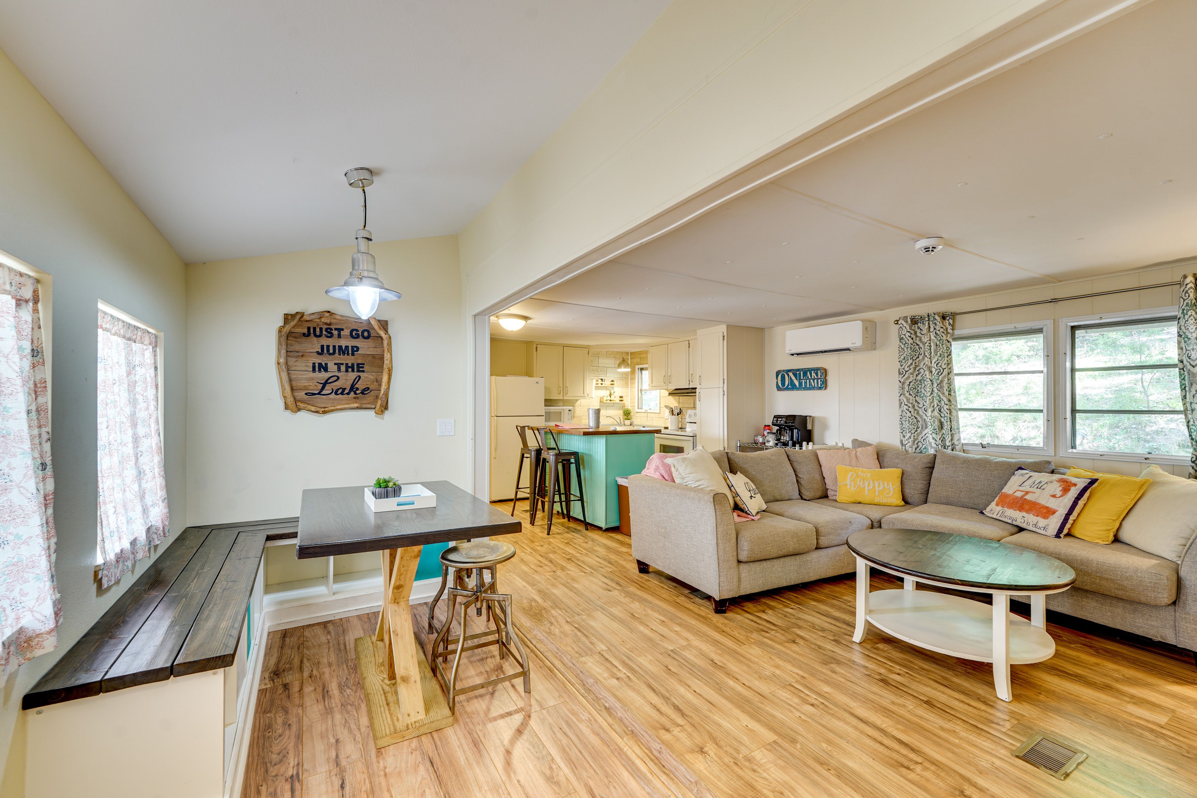 Living Room & Dining Area | Smart TV | Free WiFi | Mini-Split A/C & Heating