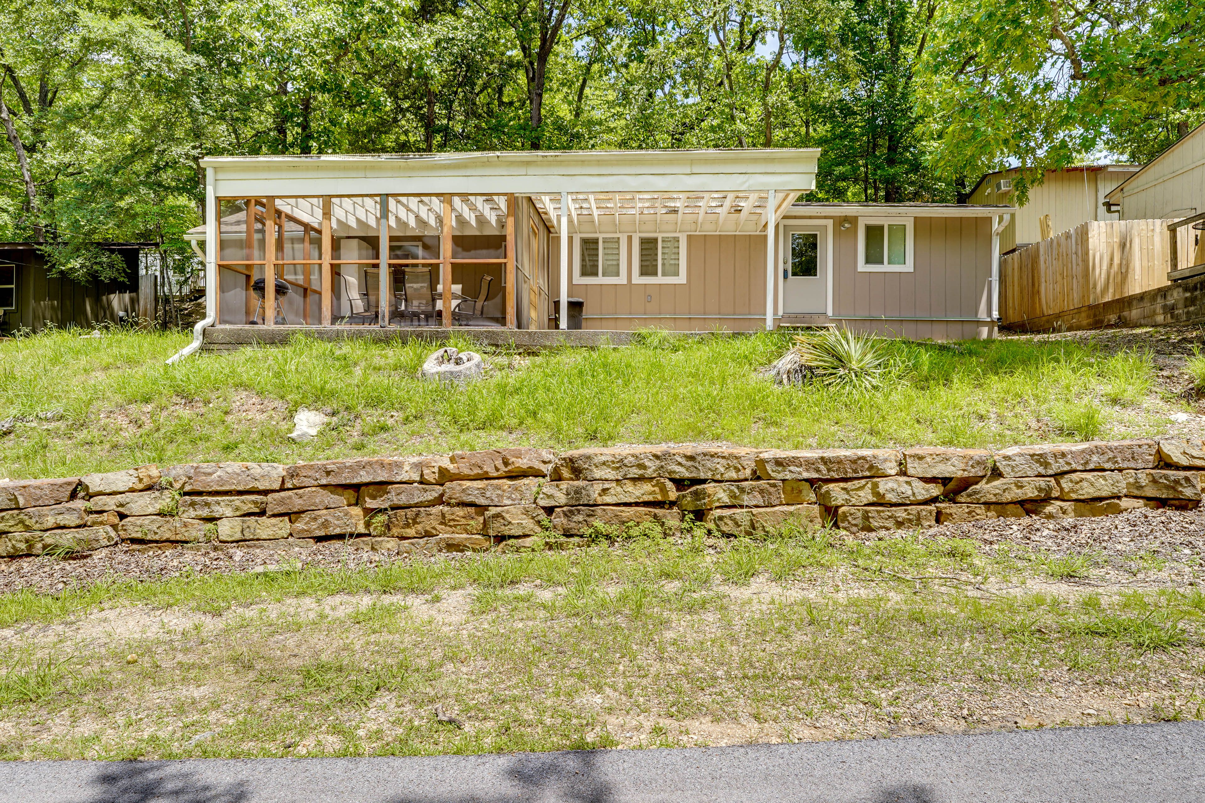 Property Exterior | Driveway (3 Vehicles)