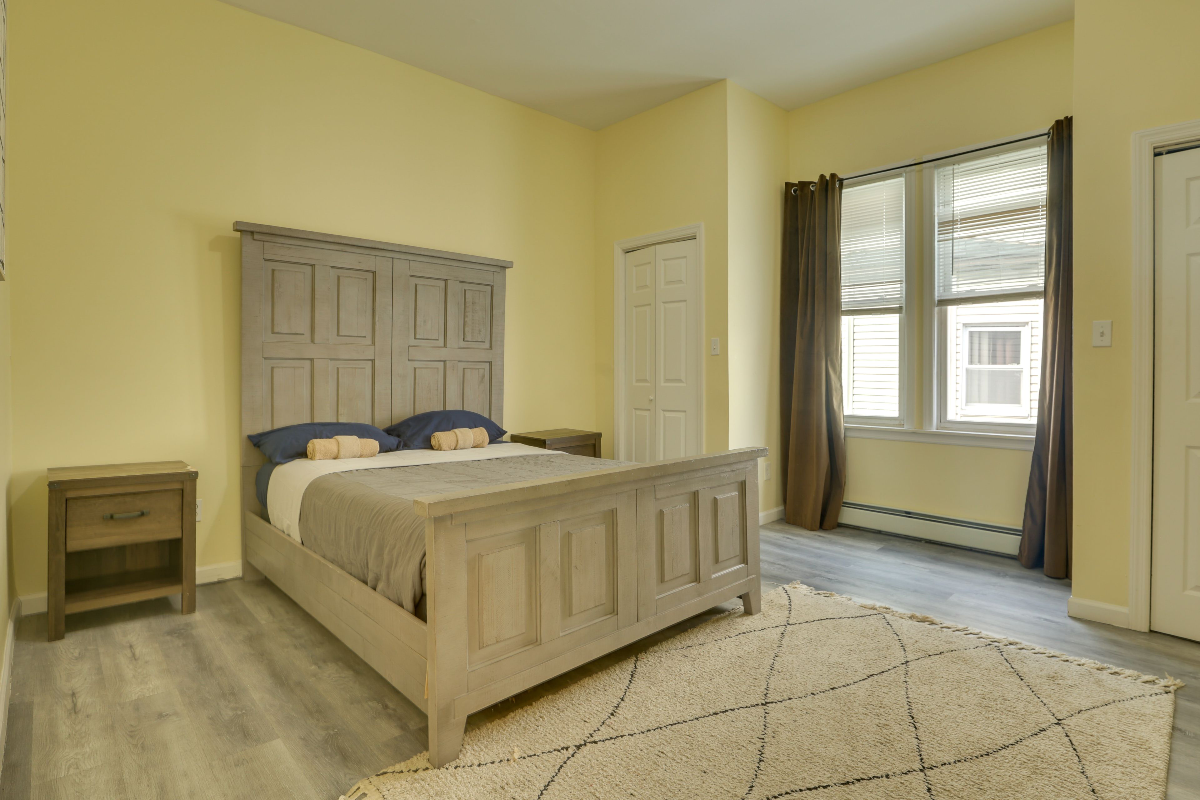 Bedroom 1 | King Bed