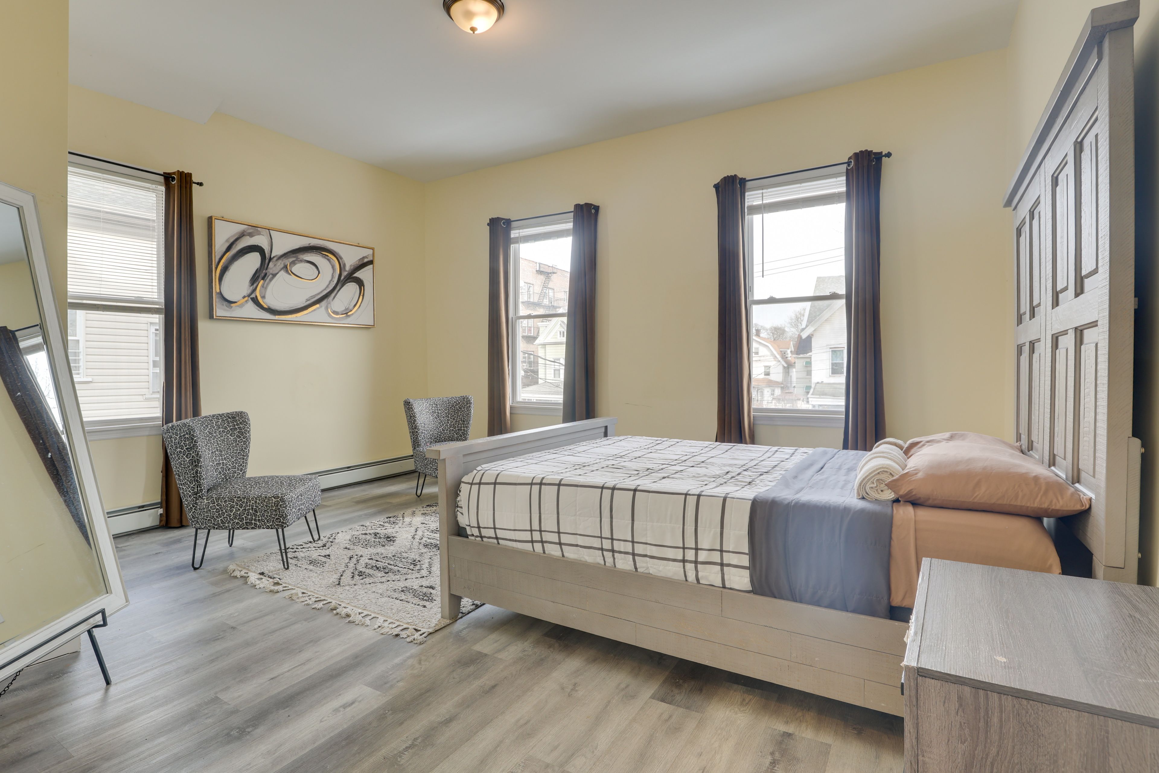 Bedroom 2 | Queen Bed