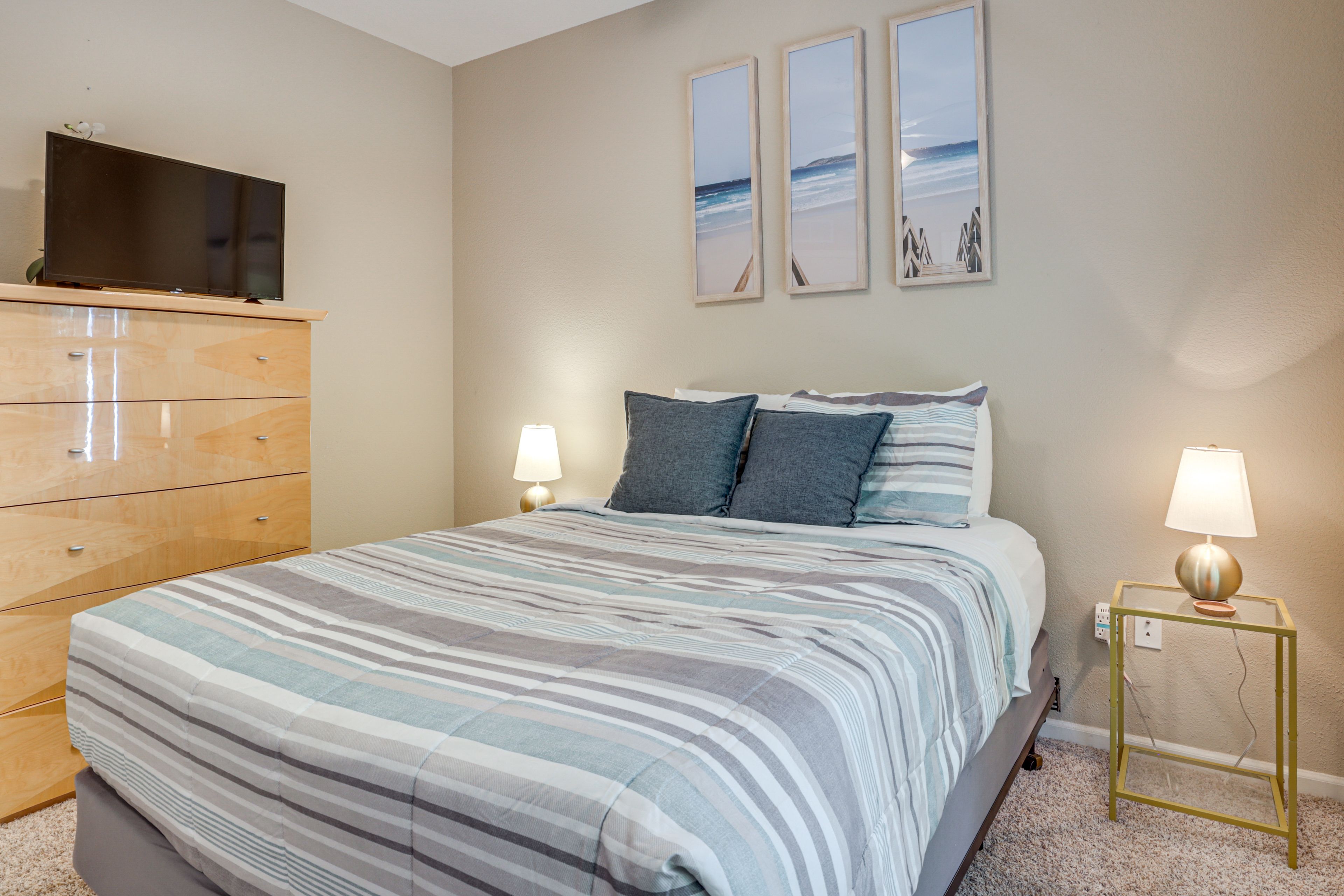 Bedroom 2 | Queen Bed