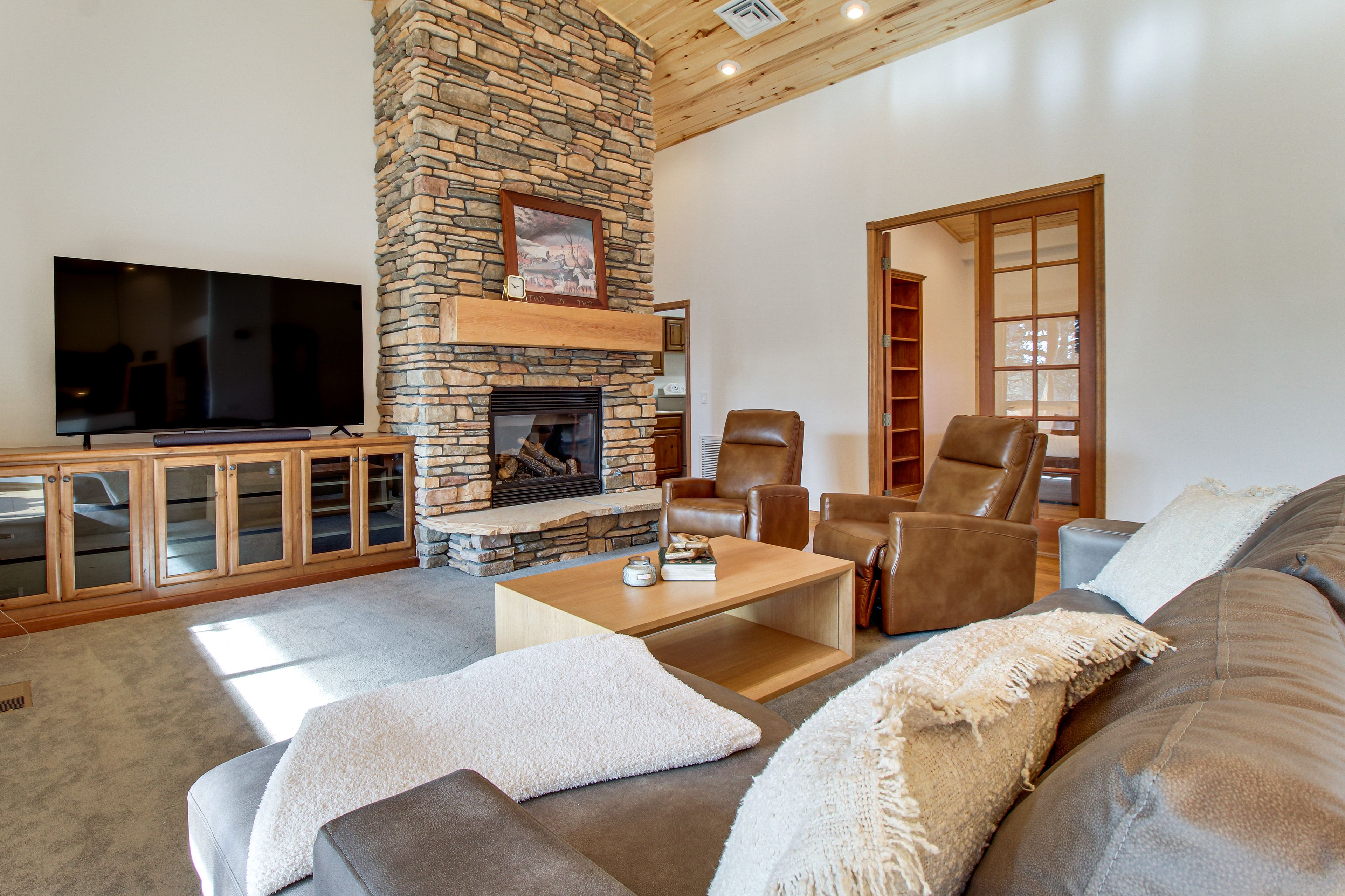 Show Low Vacation Rental | 4BR | 3BA | 2,782 Sq Ft