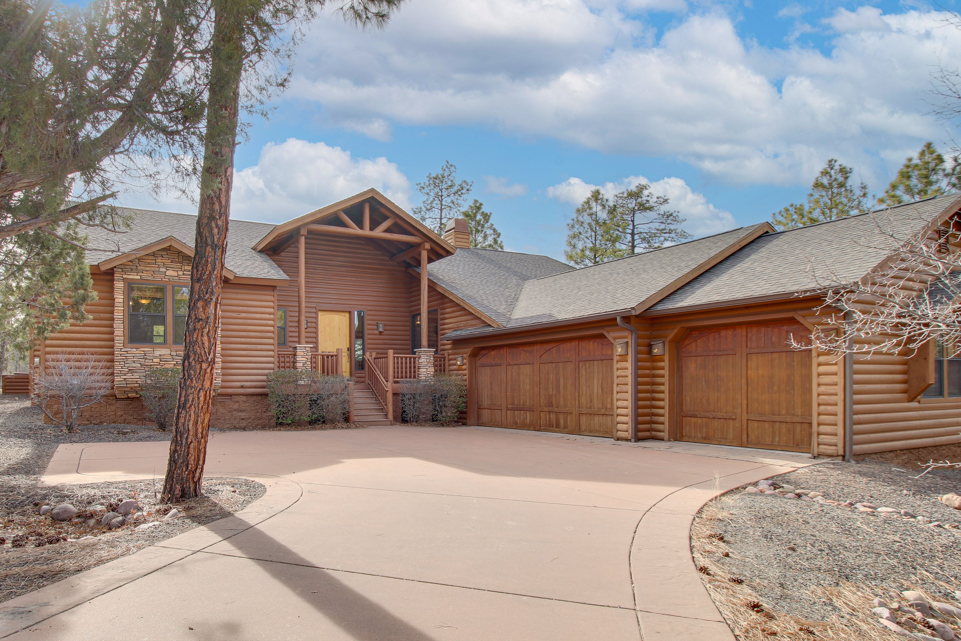 Parking | Garage (1 Vehicle) | Driveway (3 Vehicles)