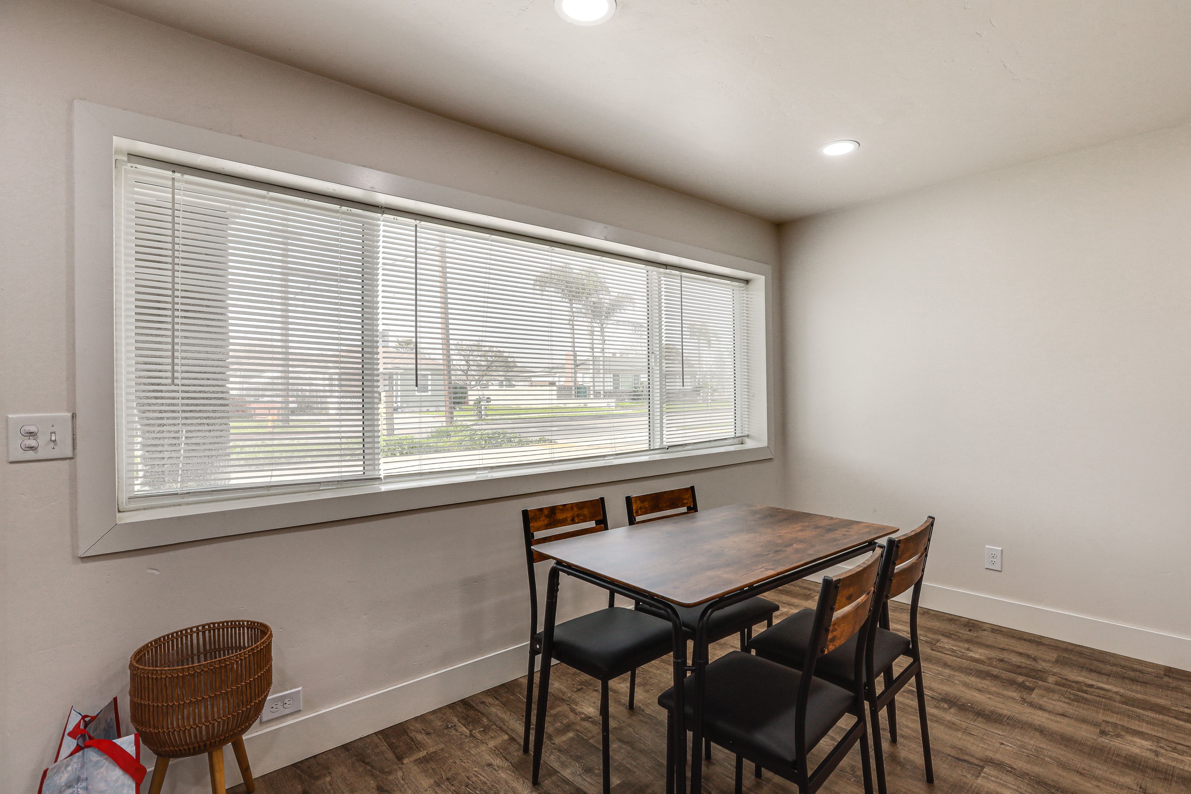 Dining Area | Dishware & Flatware