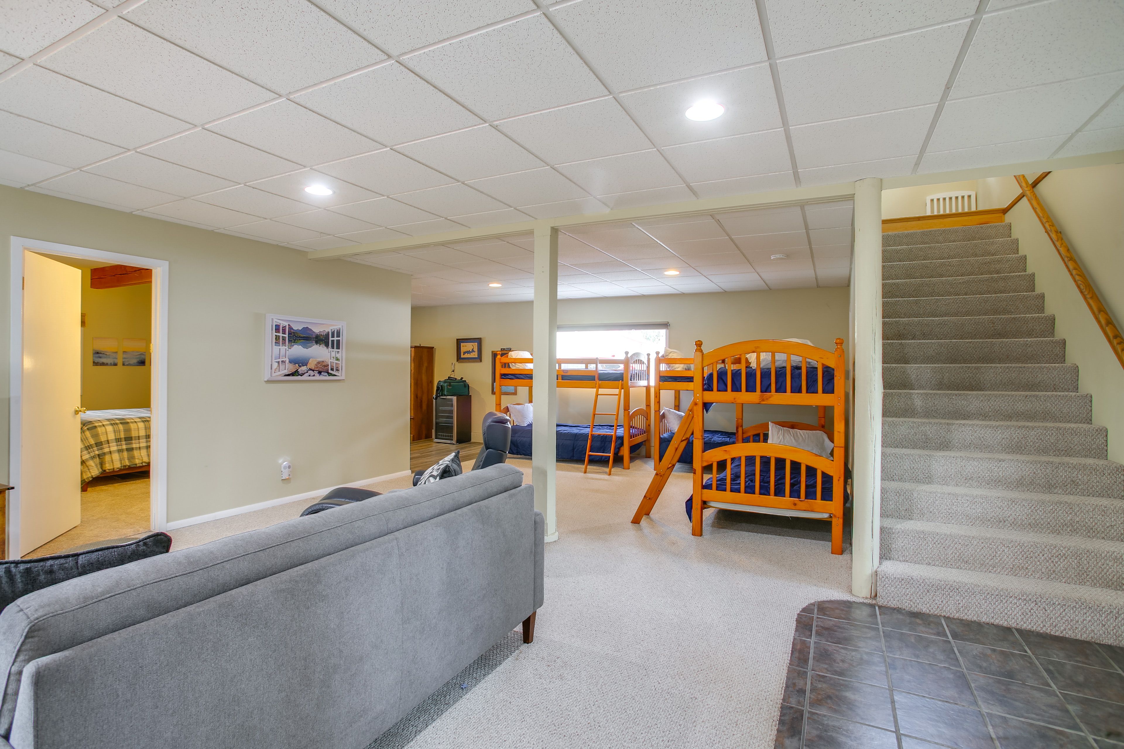 Sleeping Nook | Lower Level | 3 Twin Bunk Beds