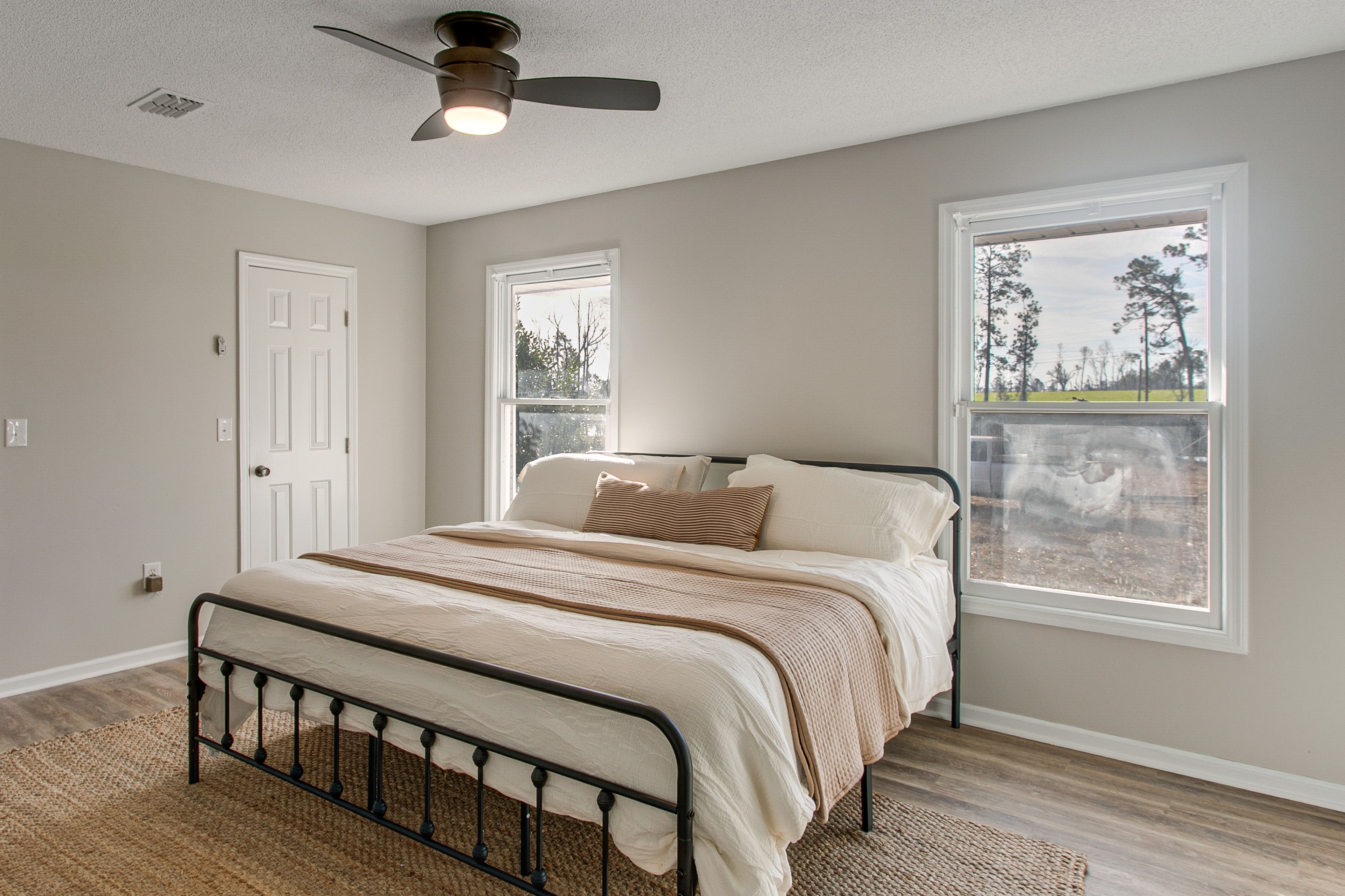 Bedroom 1 | King Bed