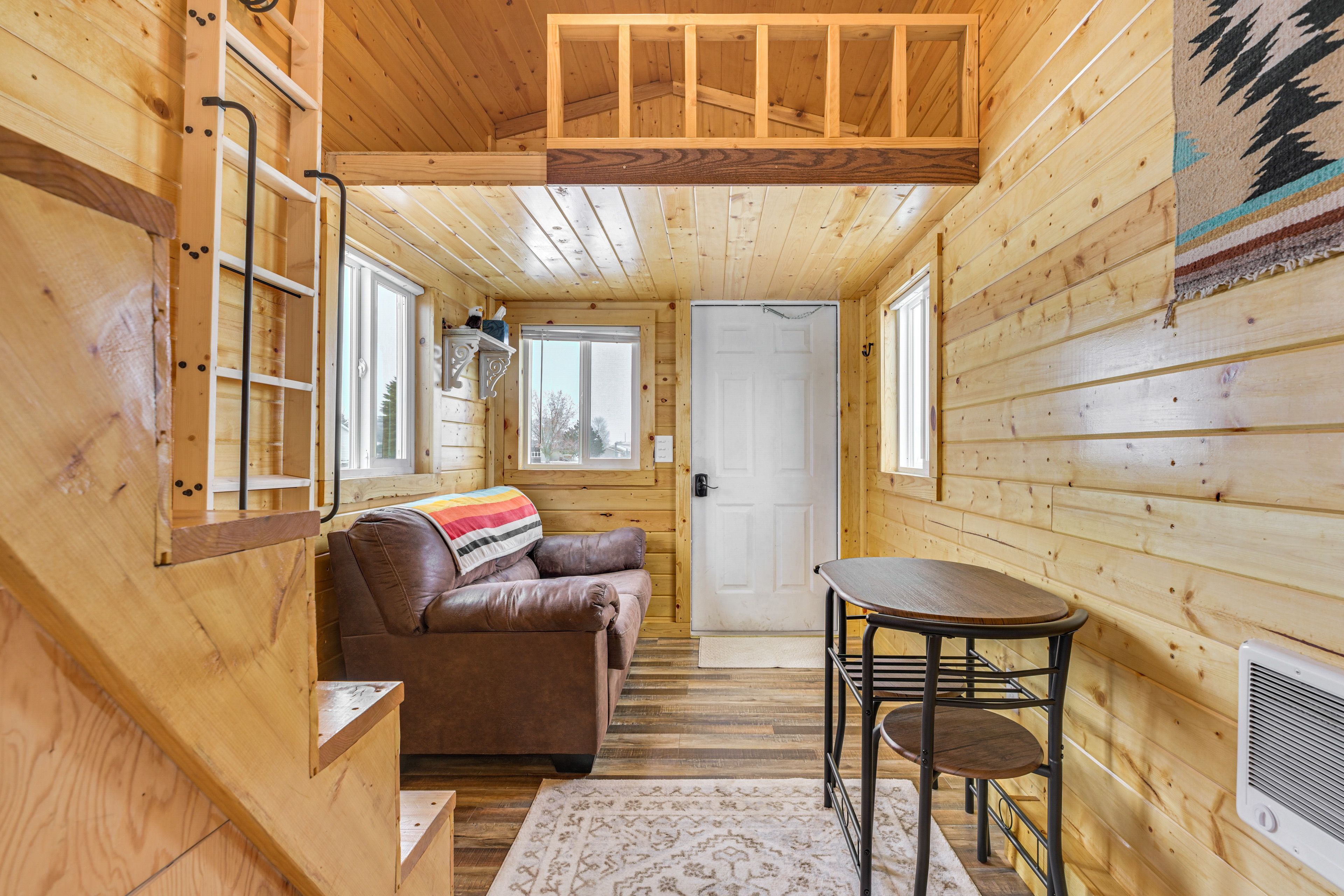 Dining Area | Dishware/Flatware Provided | Main Level