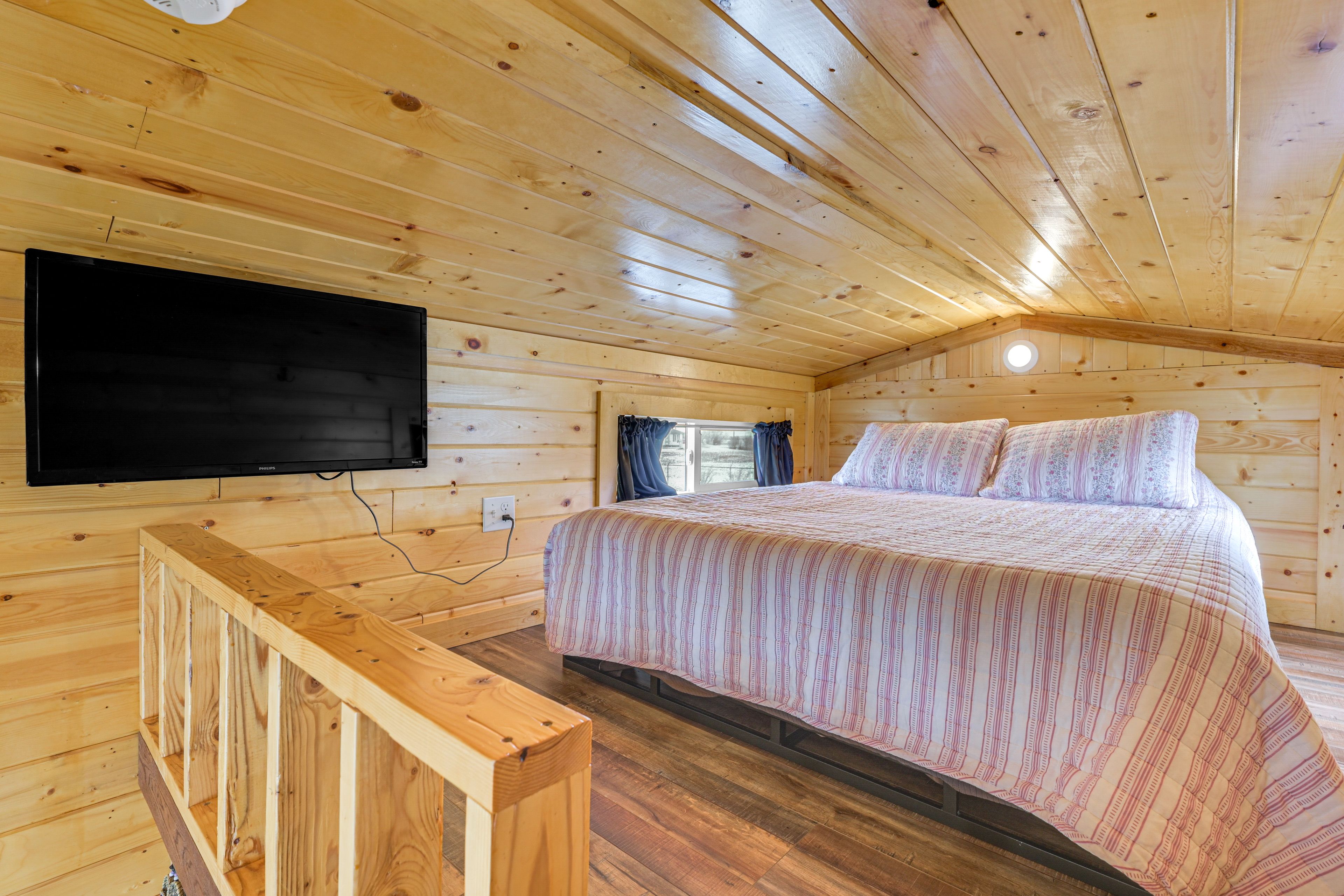 Loft 1 | Queen Bed | Upper Level