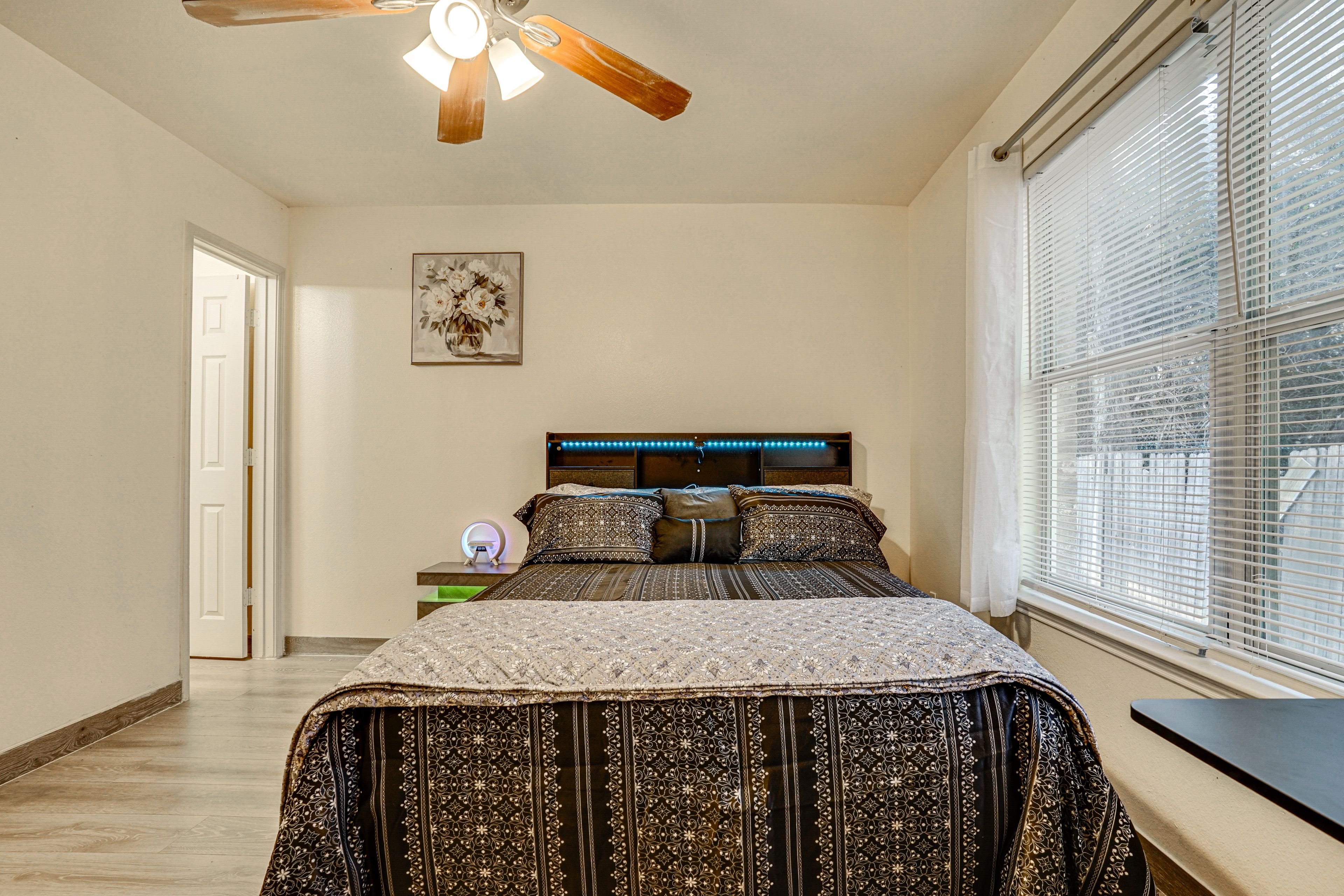 Bedroom 1 | Queen Bed | Work Desk