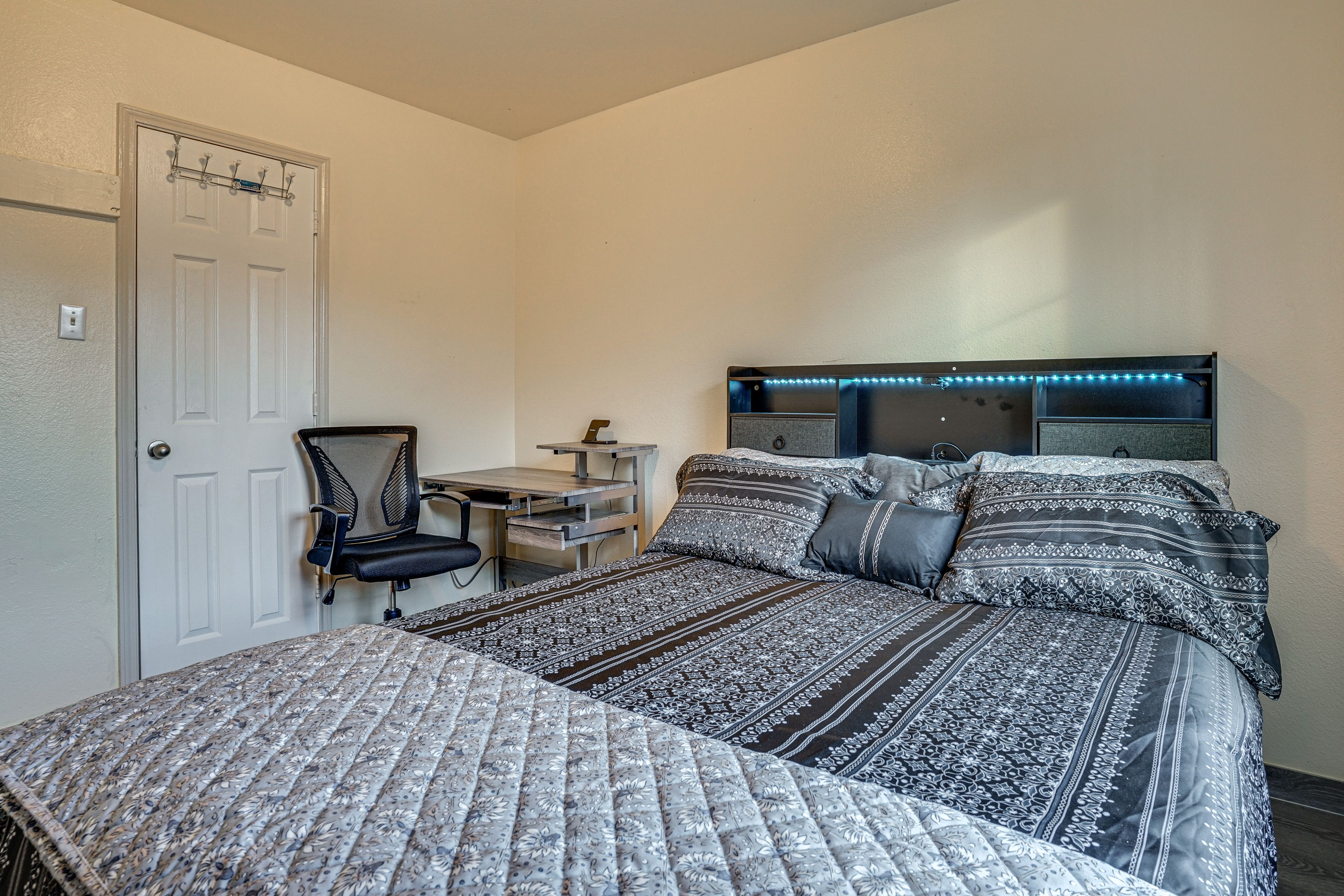 Bedroom 3 | Queen Bed | Work Desk