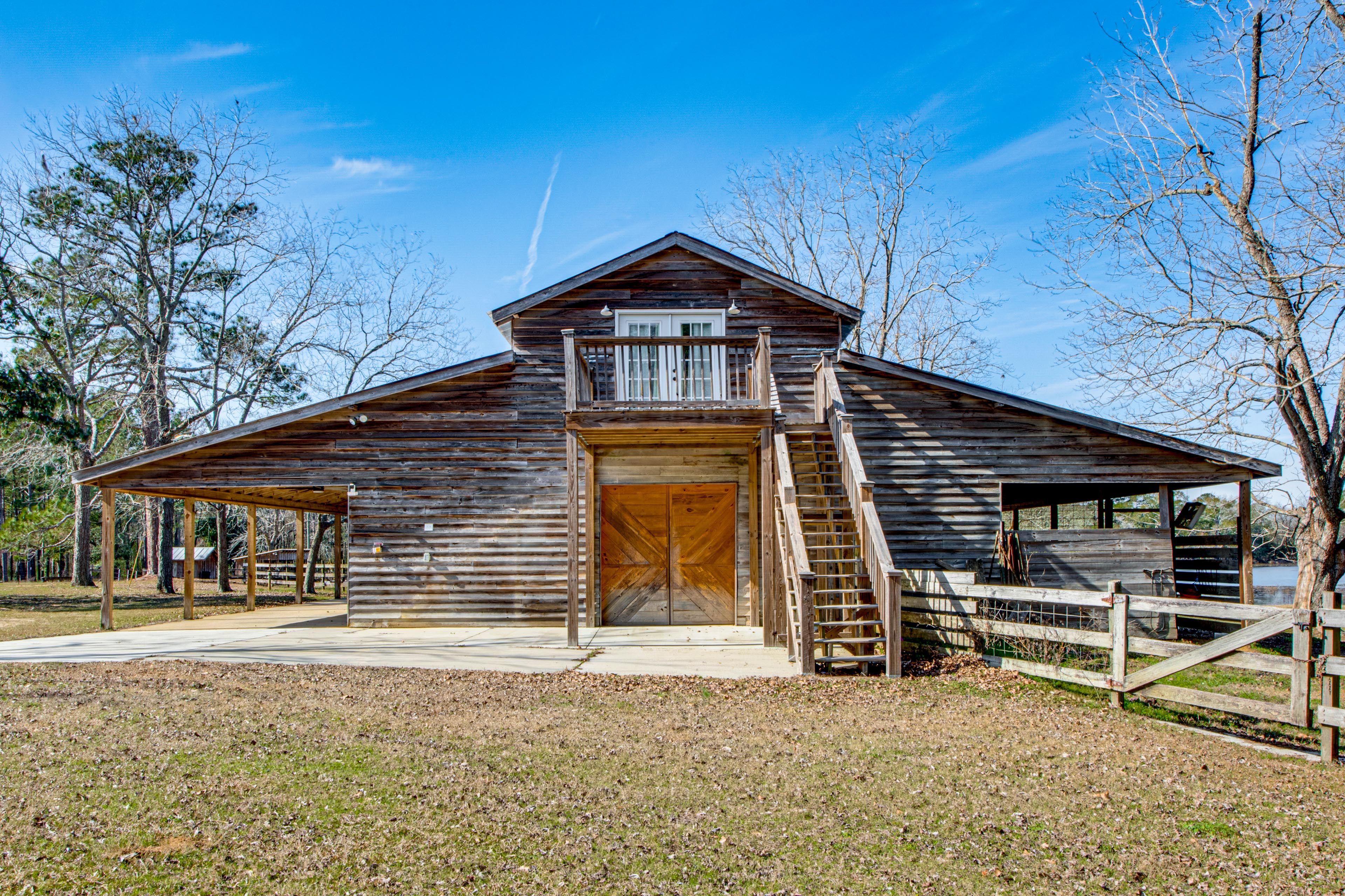 Doerun Vacation Rental | 1BR | 1.5BA | 900 Sq Ft