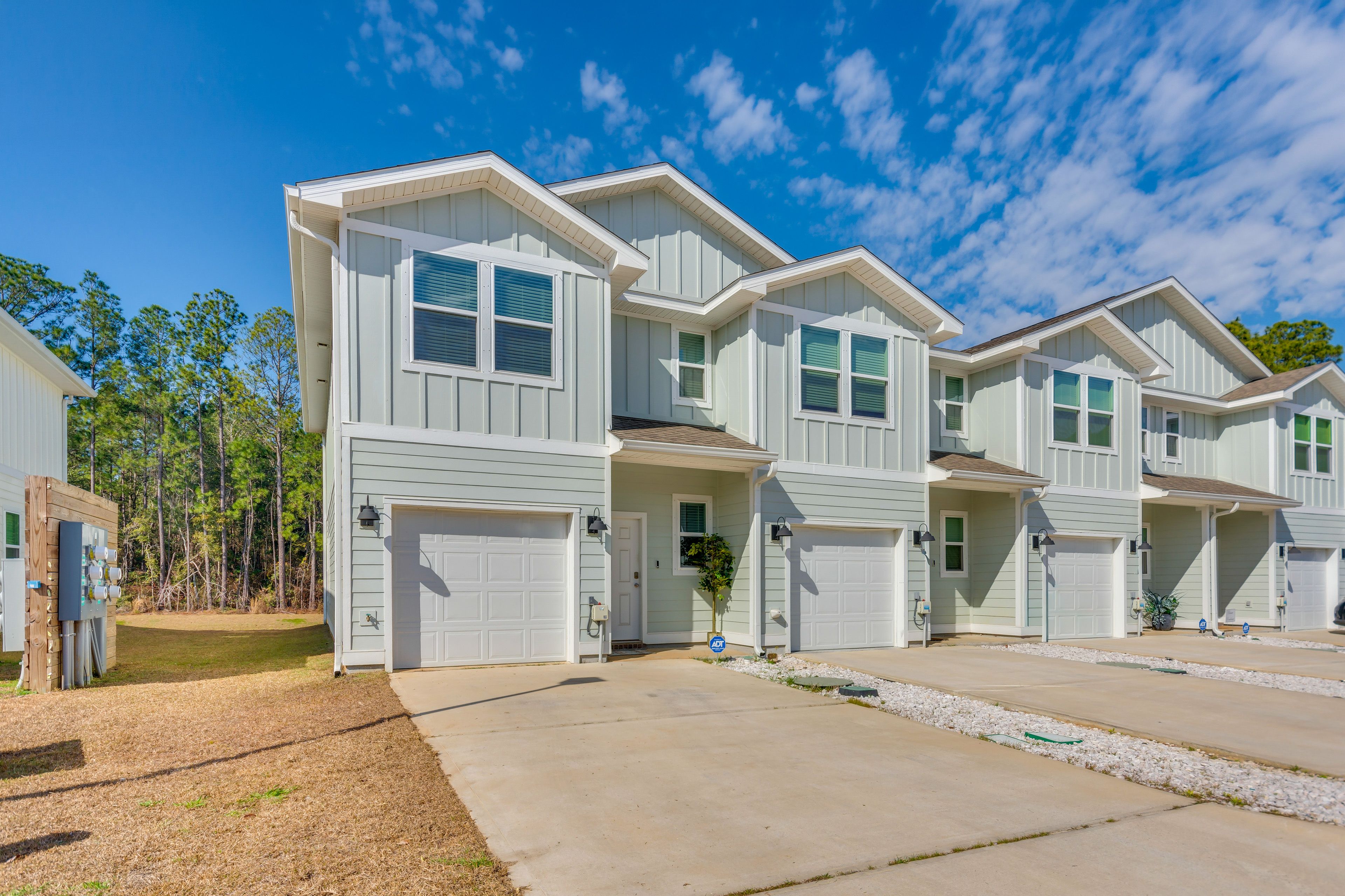 Parking | Garage (1 Vehicle) | Driveway (1 Vehicle)