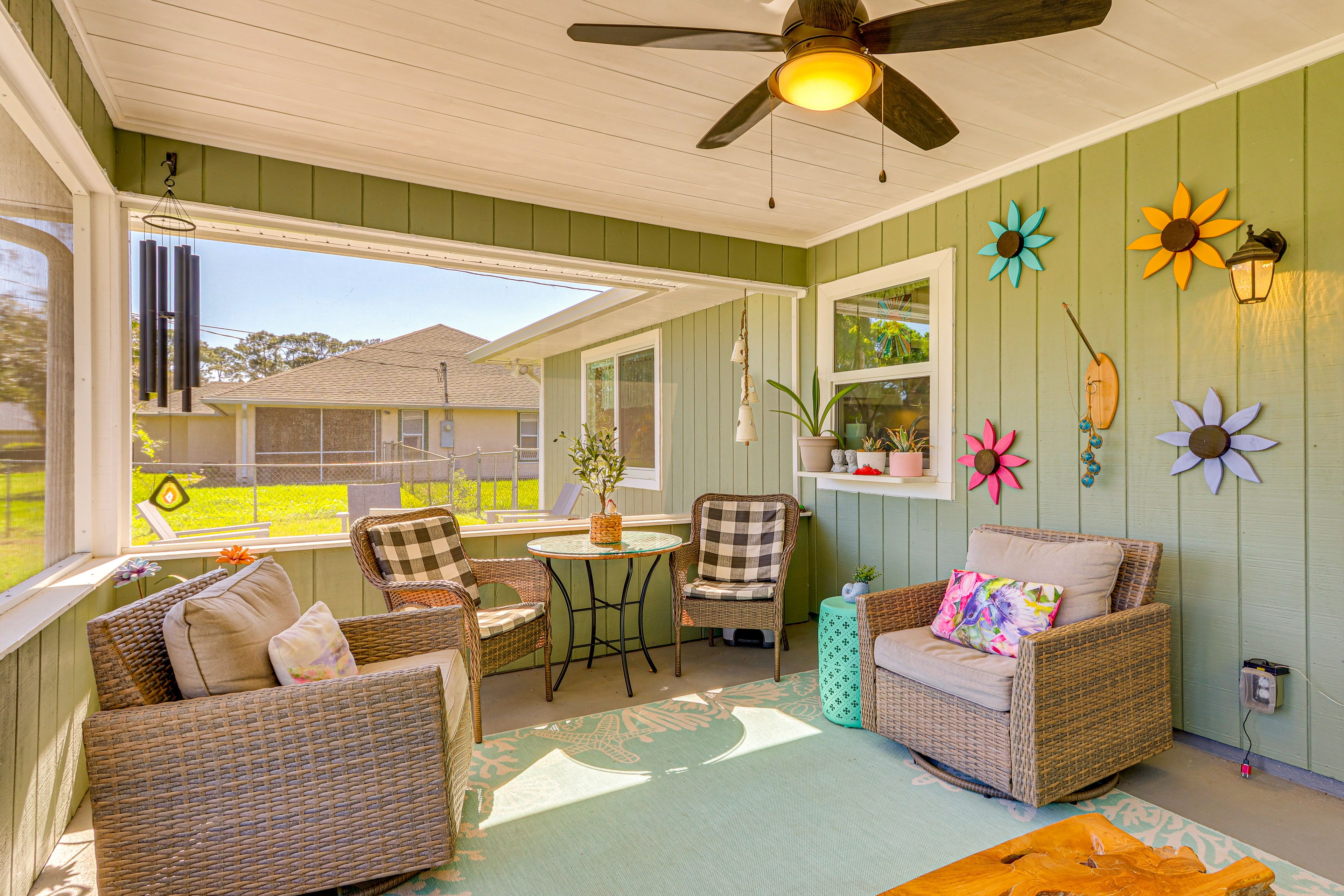 Vero Beach Vacation Rental | 3BR | 2BA | 1,450 Sq Ft | 1 Step to Access