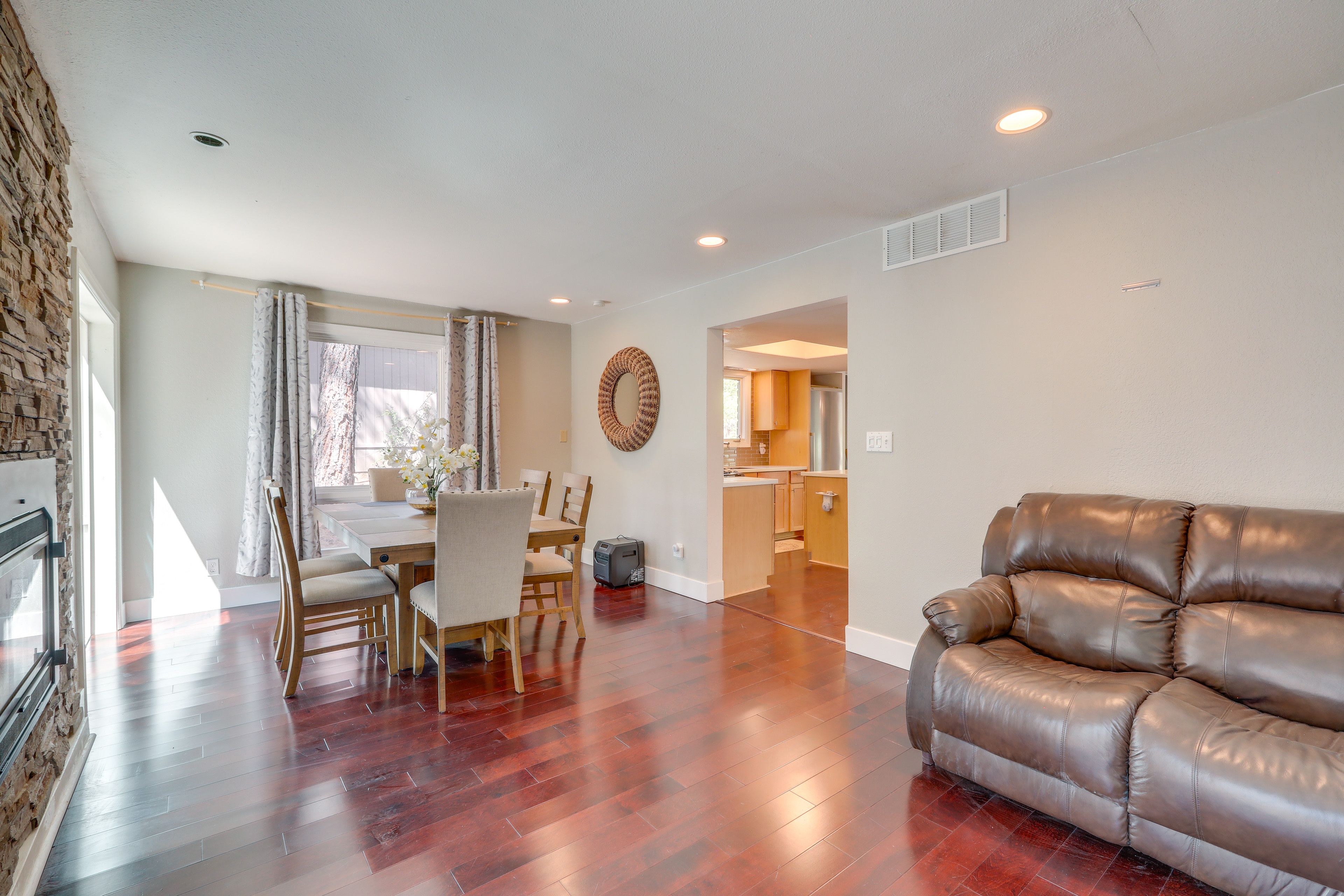 Family Room | Queen Sleeper Sofa | 1st Floor