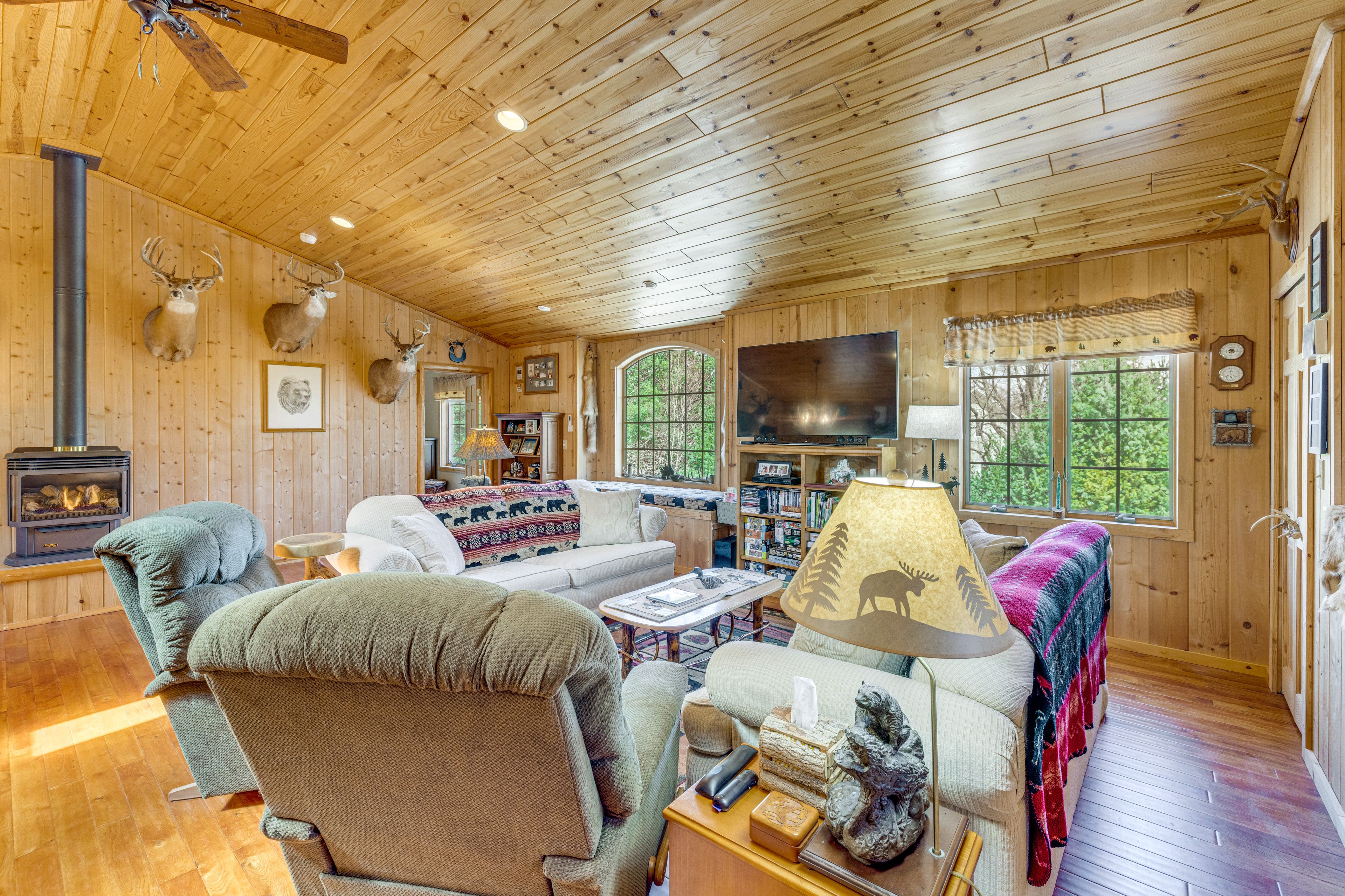 Maple City Vacation Rental | 2BR | 2BA | 1,100 Sq Ft