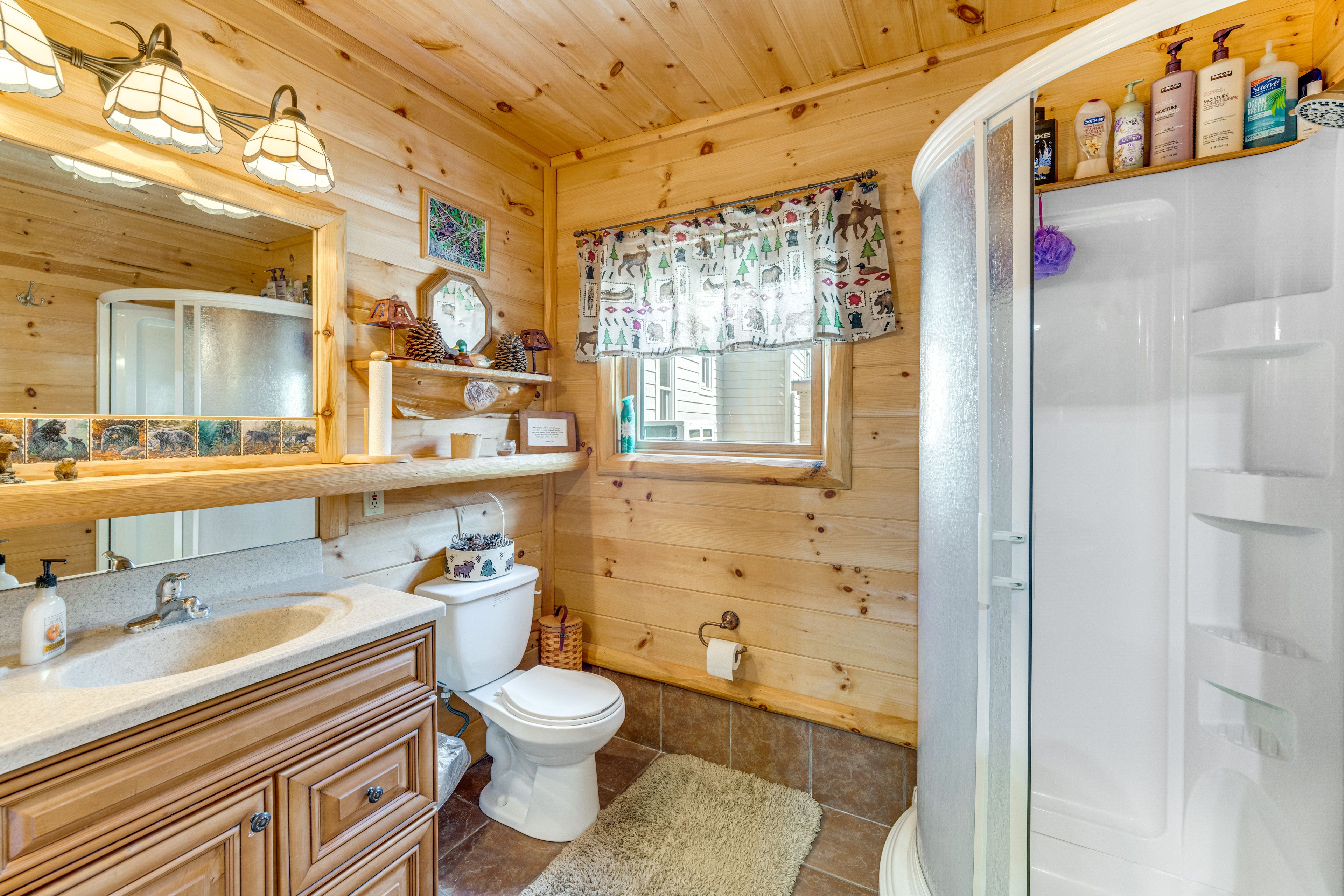 Bathroom | 1st Floor