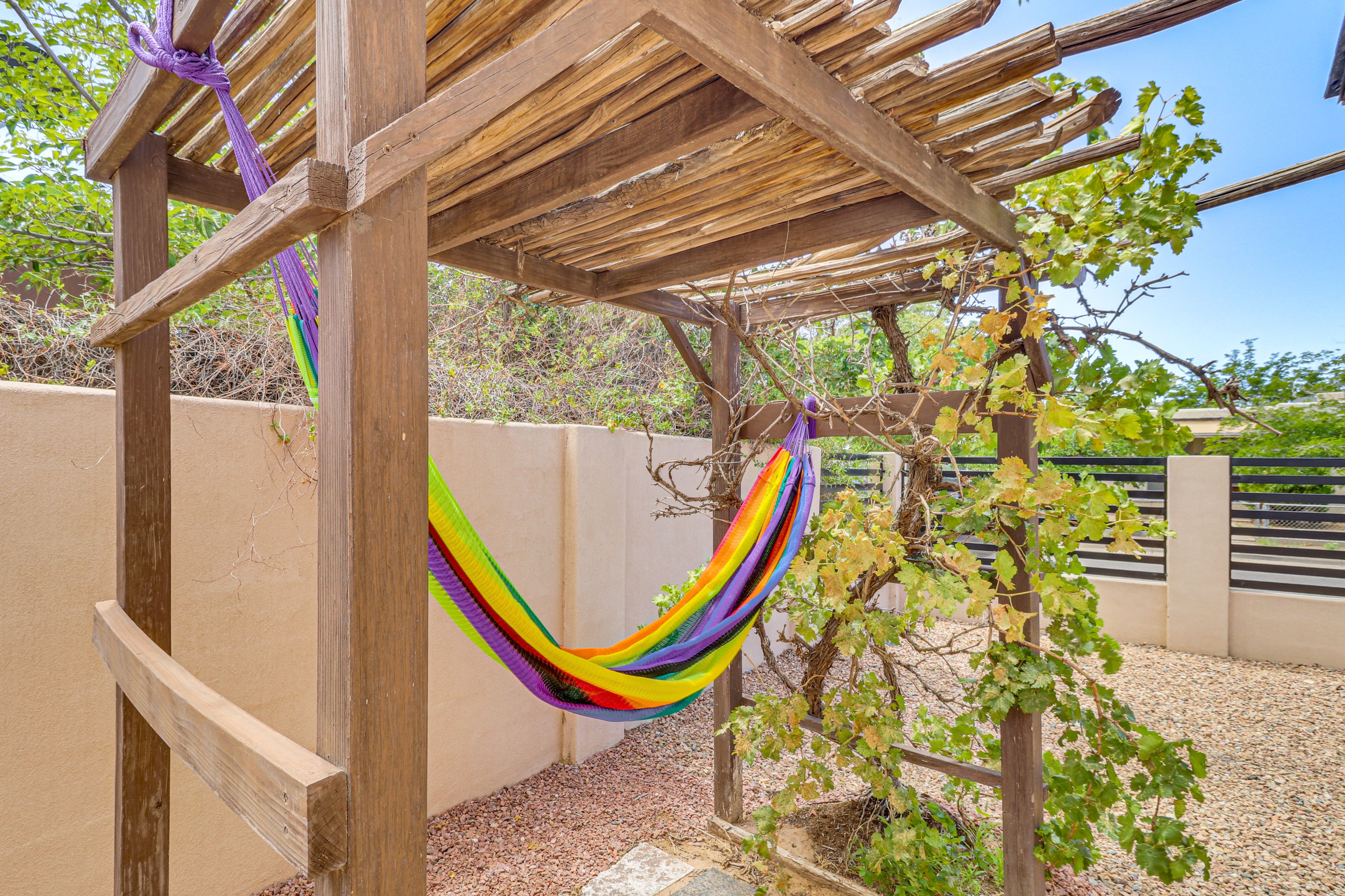 Large Backyard | Hammock