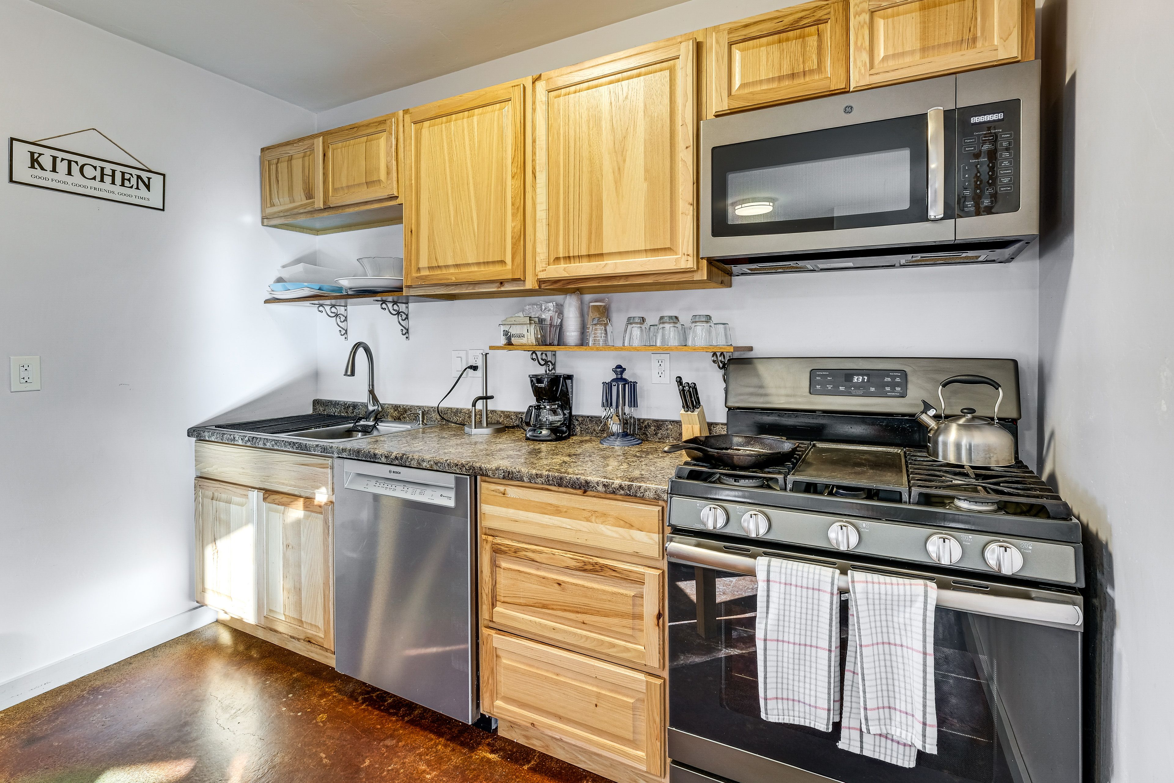 Kitchen | Refrigerator