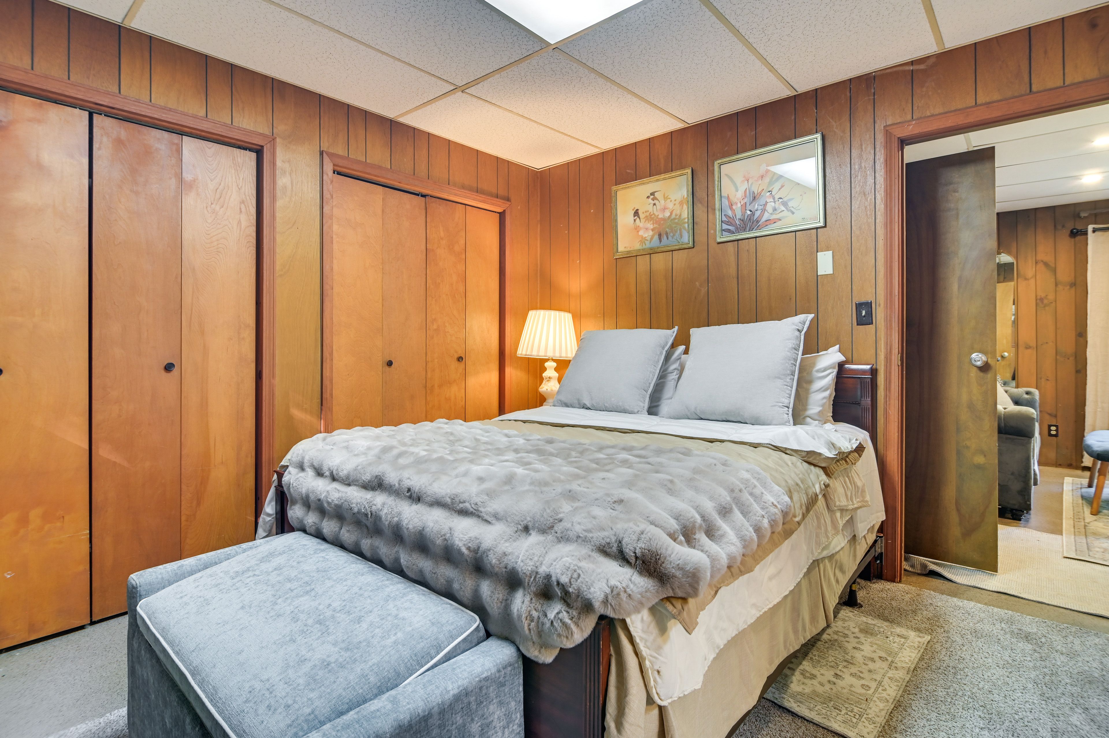 Bedroom | Queen Bed
