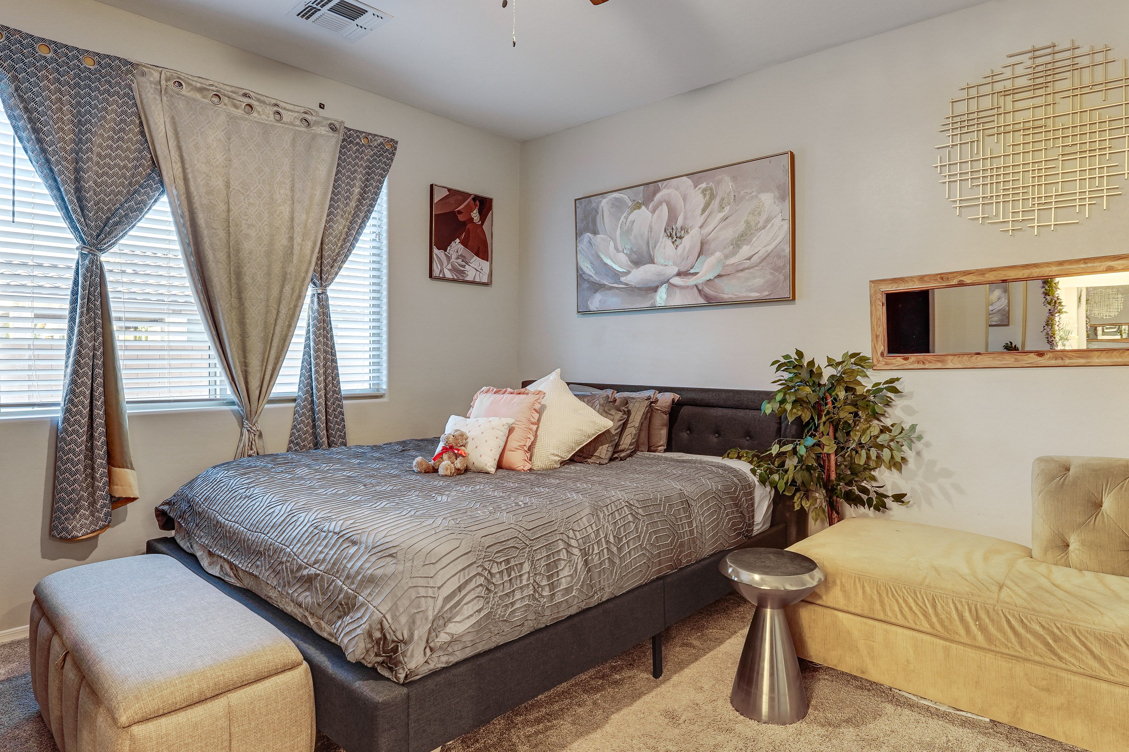 Bedroom 1 | King Bed