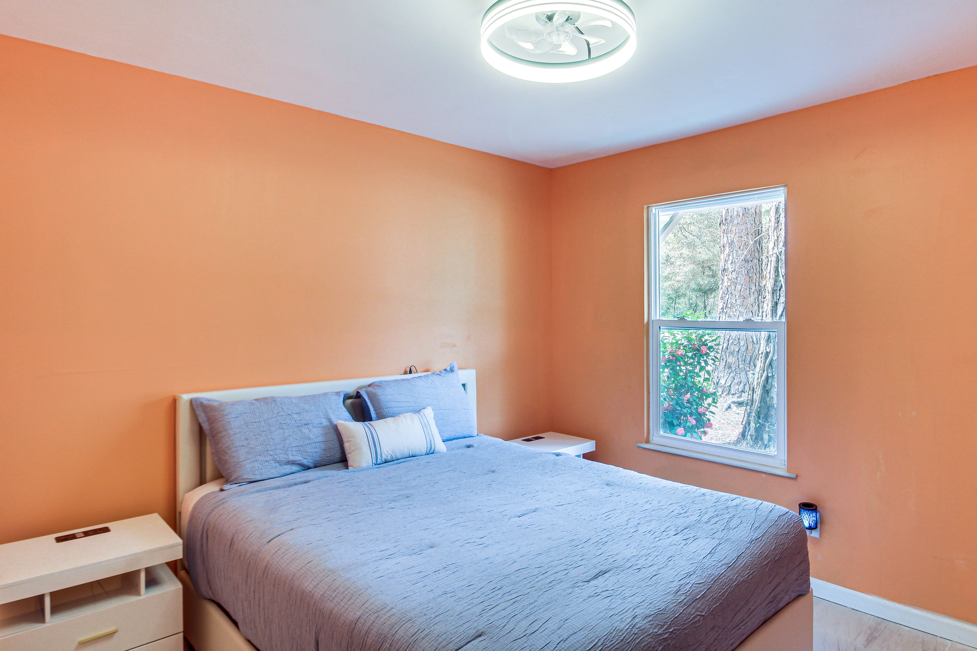 Bedroom 2 | Queen Bed