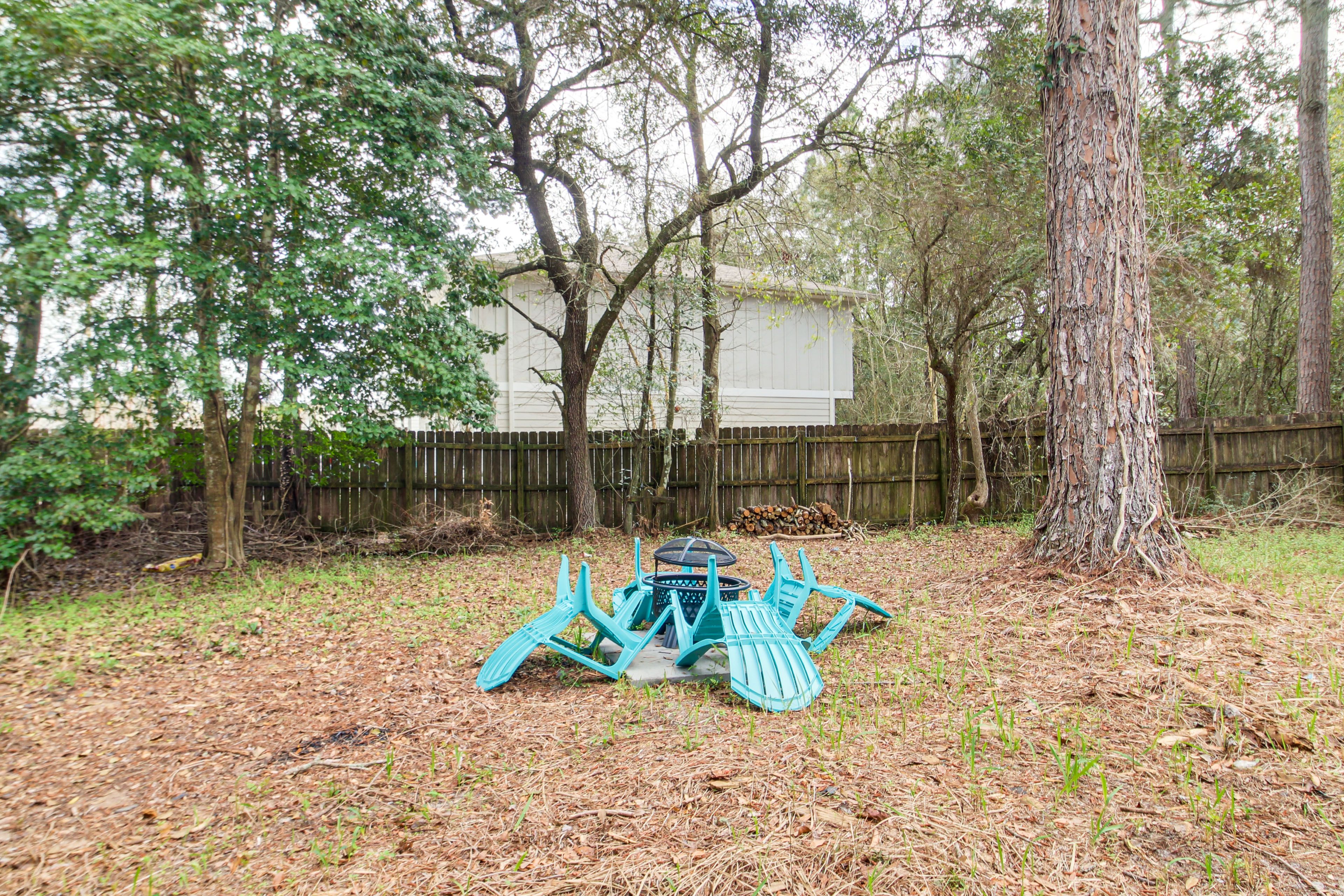 Private Yard | Wood-Burning Fire Pit