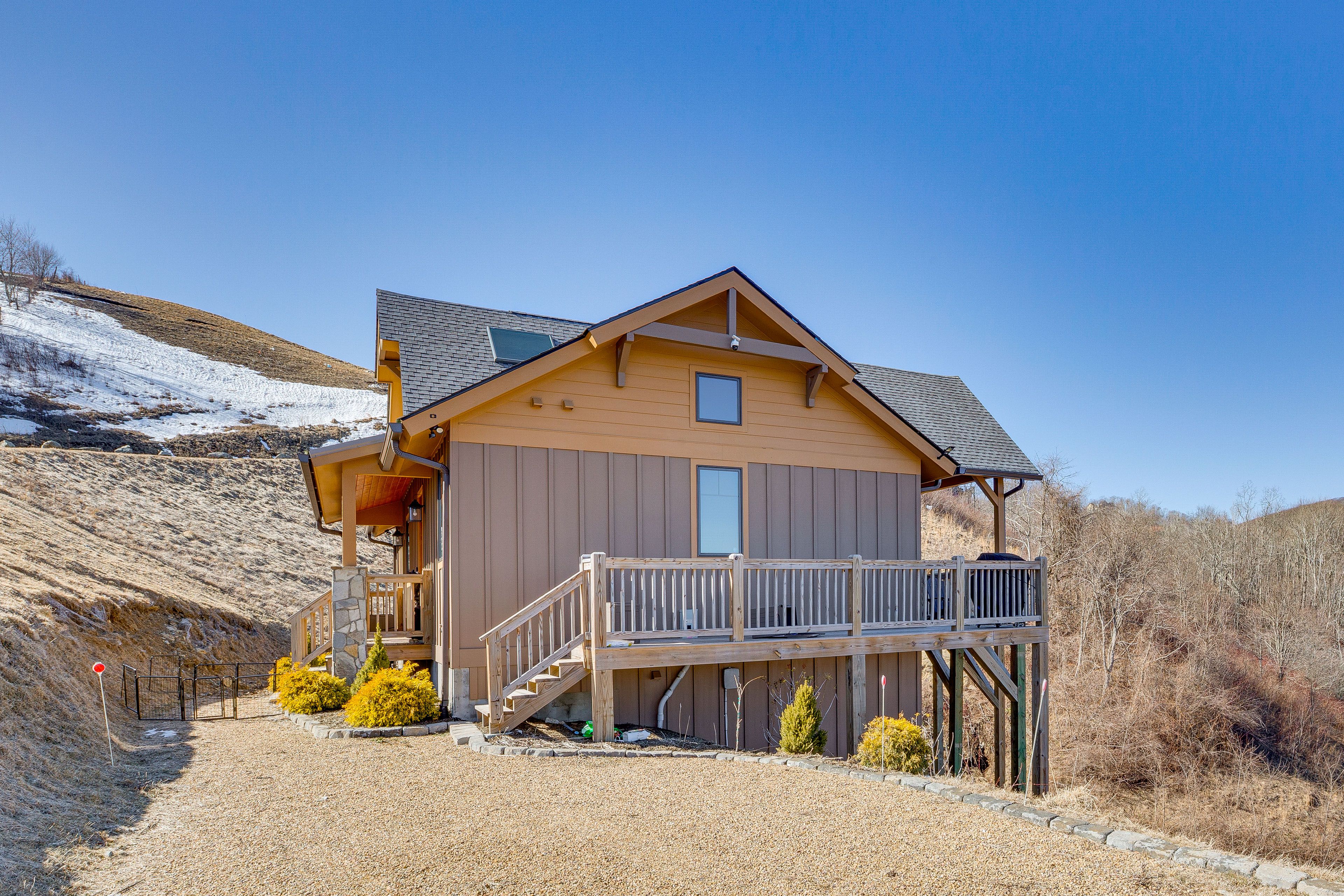 Parking | Driveway (3 Vehicles)