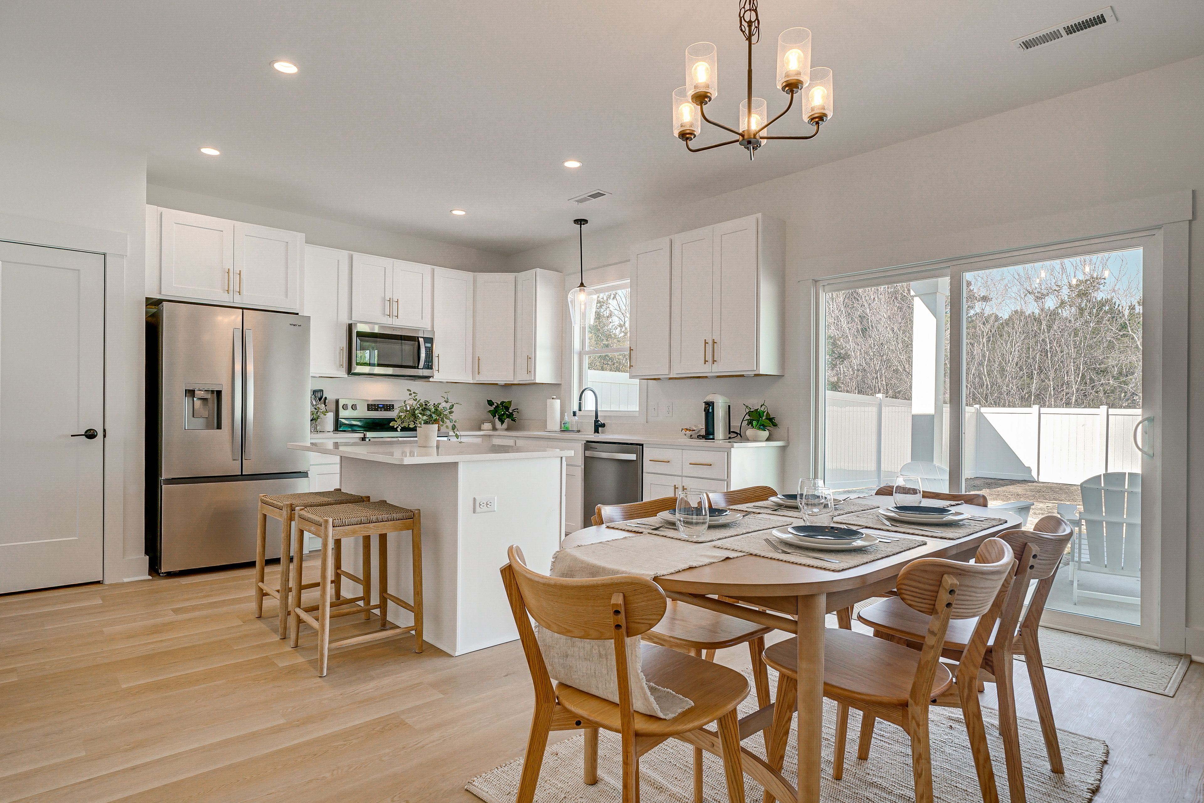 Kitchen | Dining Area