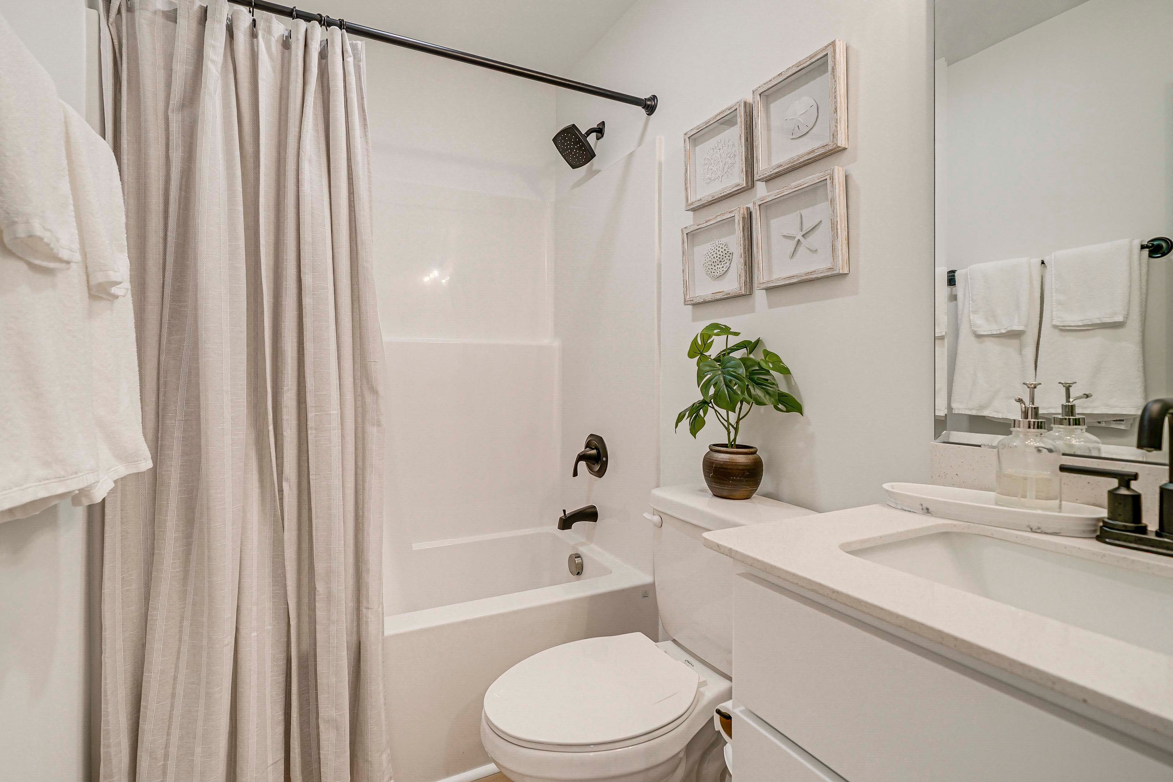 Full Bath | 1st Floor