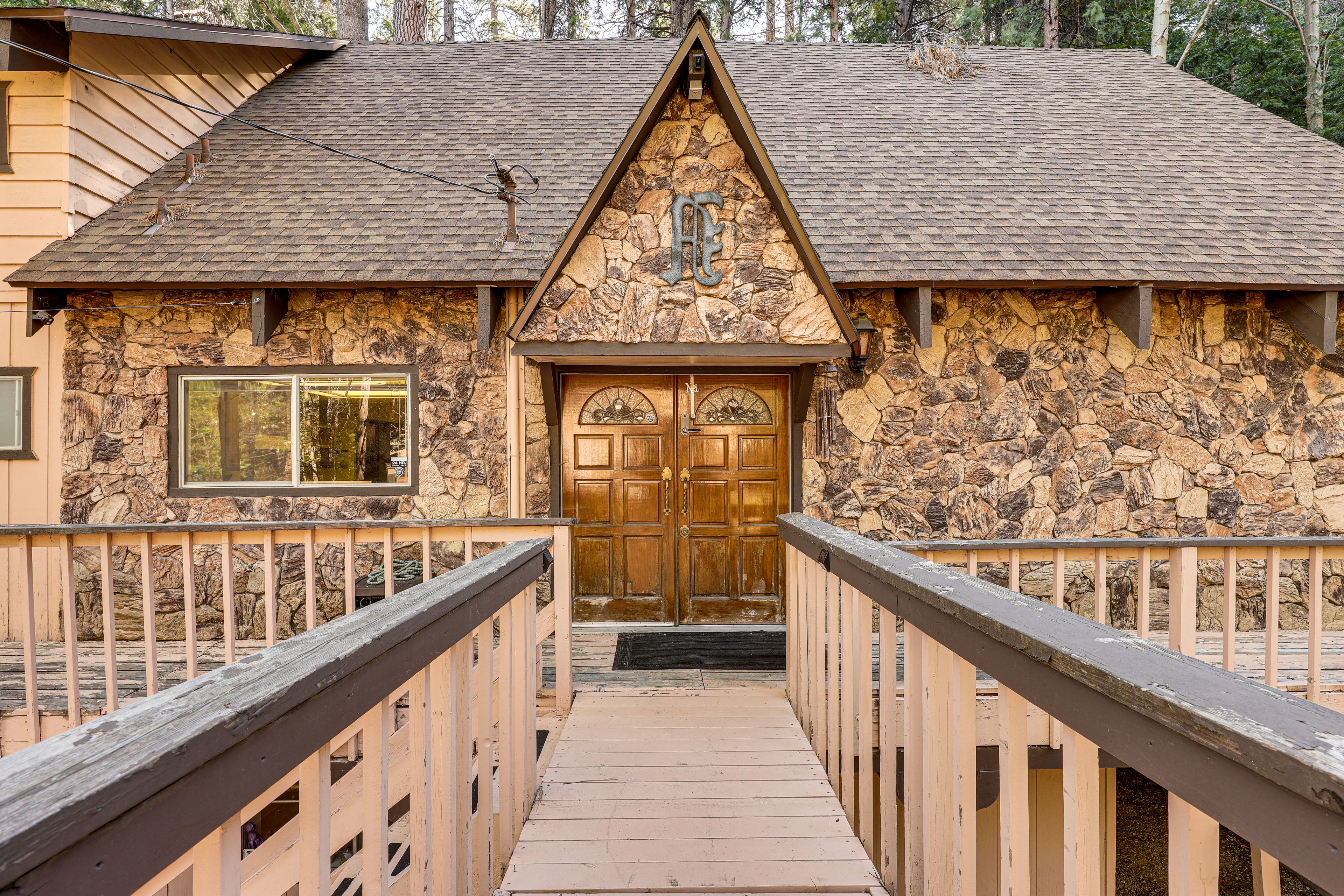 Lake Arrowhead Vacation Rental | 2BR | 1BA | 2,500 Sq Ft | Step
