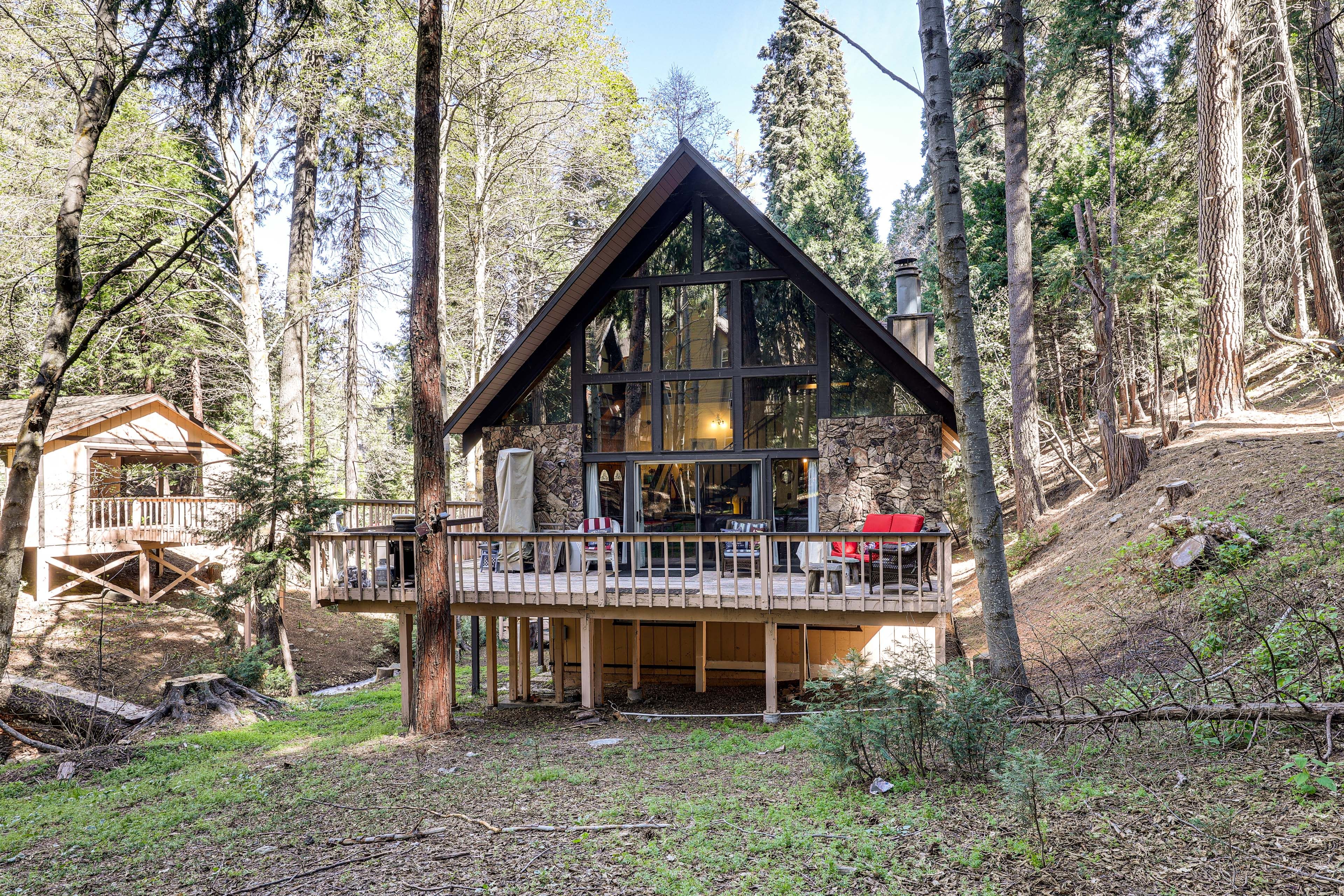 Property Exterior | Furnished Deck