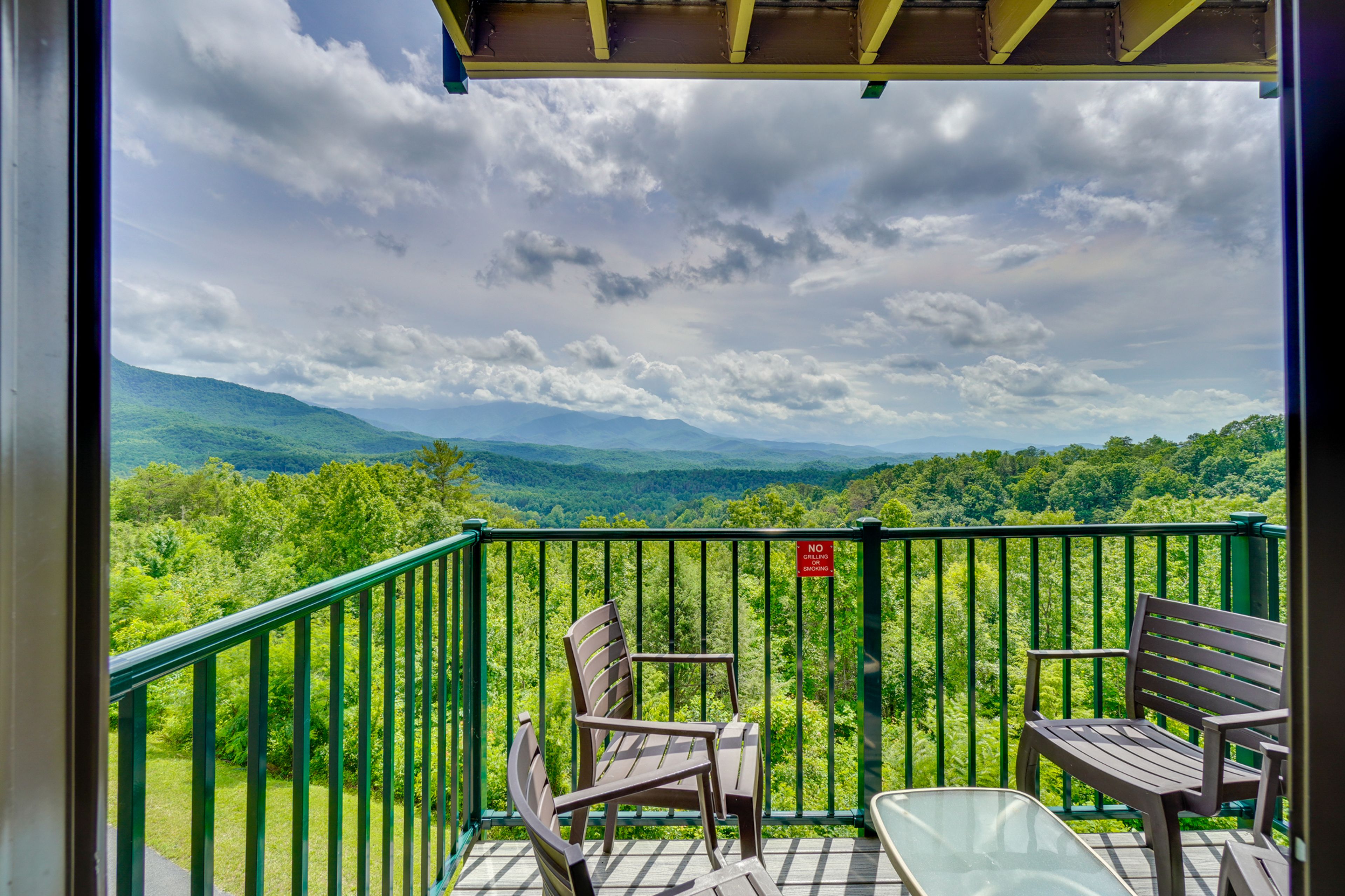 Balcony | Mountain Views